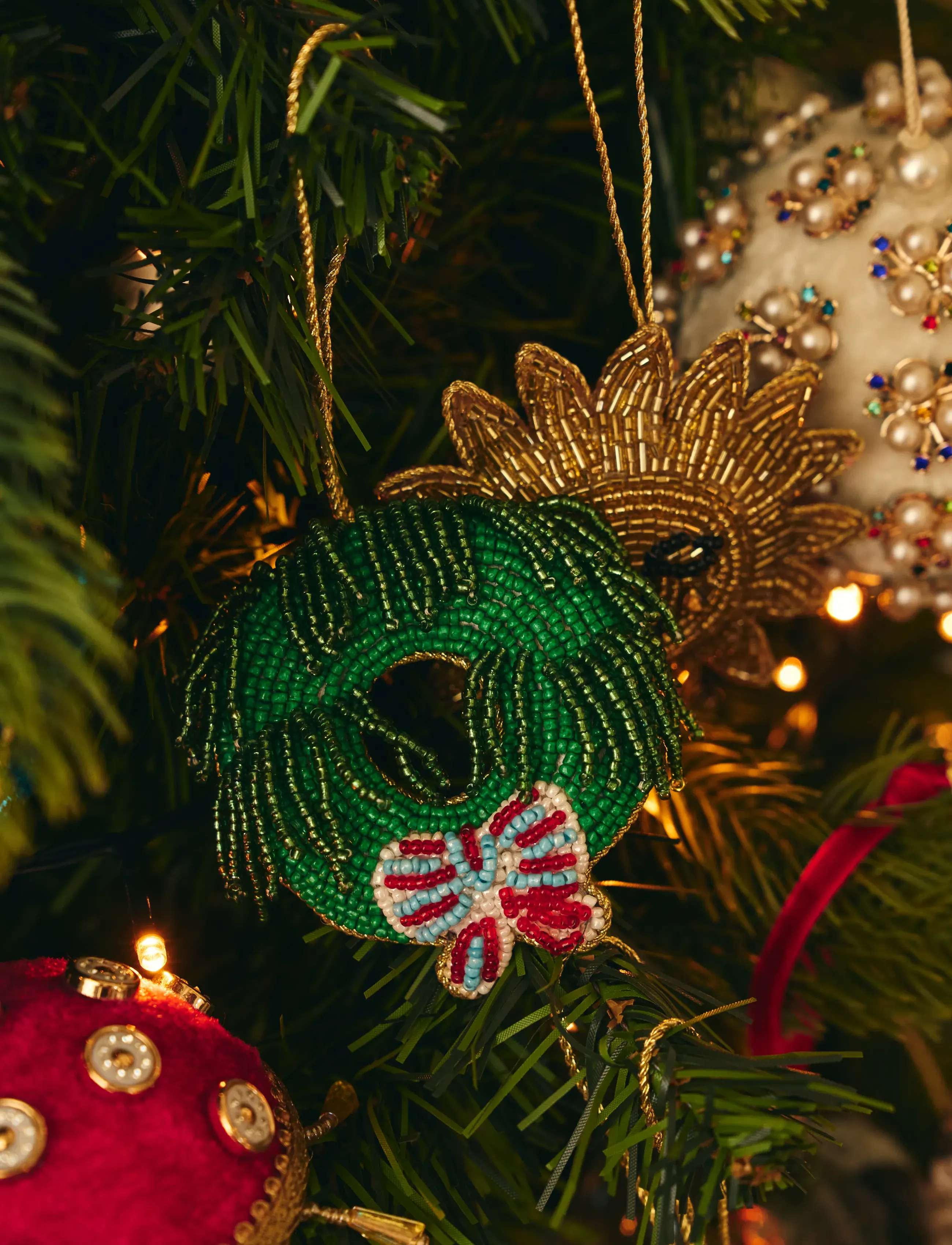 Anna + Nina - Beaded Wreath Ornament - weihnachtskugeln - green - 0
