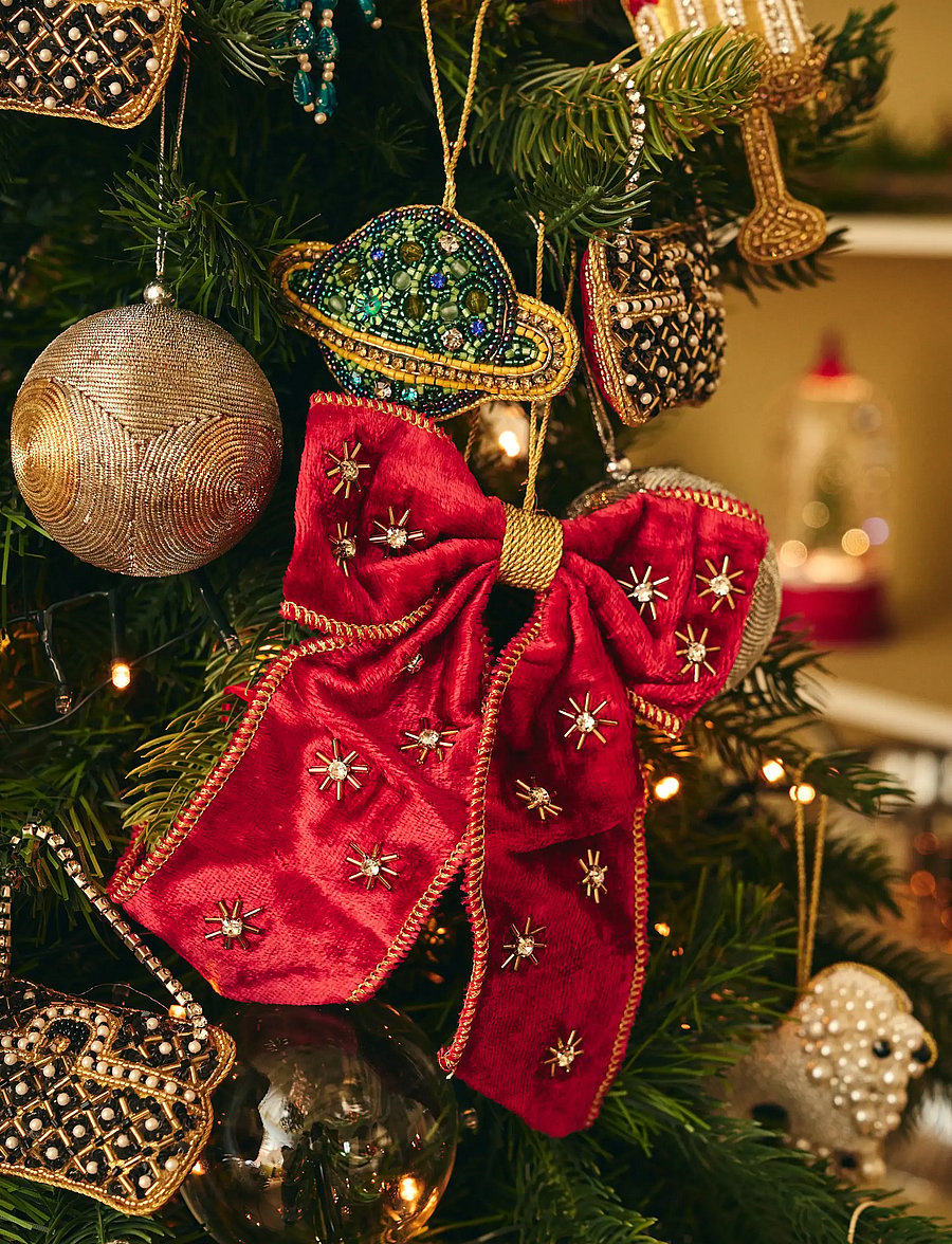 Anna + Nina - Beaded Crimson Luxe Bow Ornament - weihnachtskugeln - red - 2