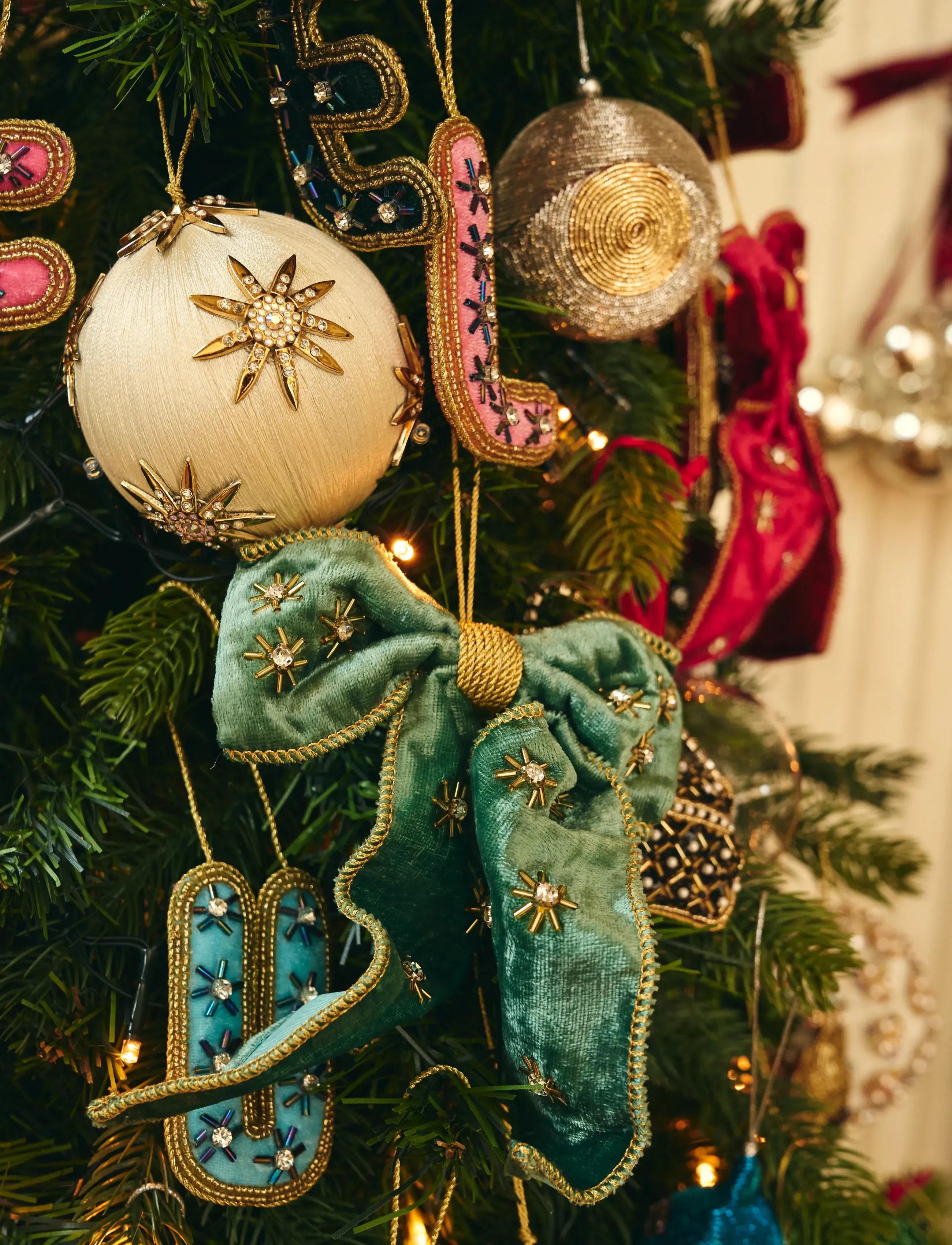 Anna + Nina - Beaded Verdant Luxe Bow Ornament - green - 2