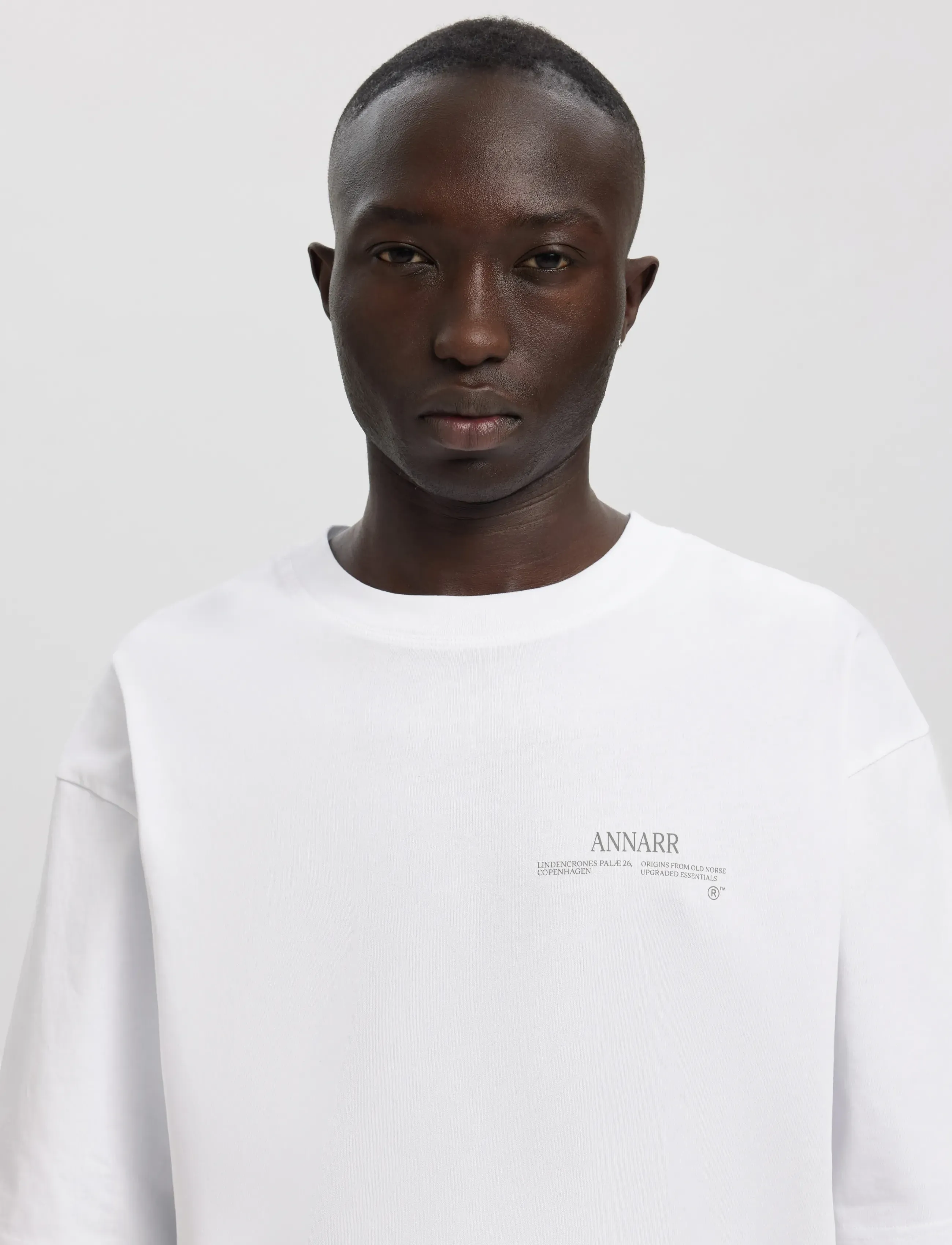 Annarr - ANROKHOLM LOGO SS O-NECK TEE - brilliant white - 5
