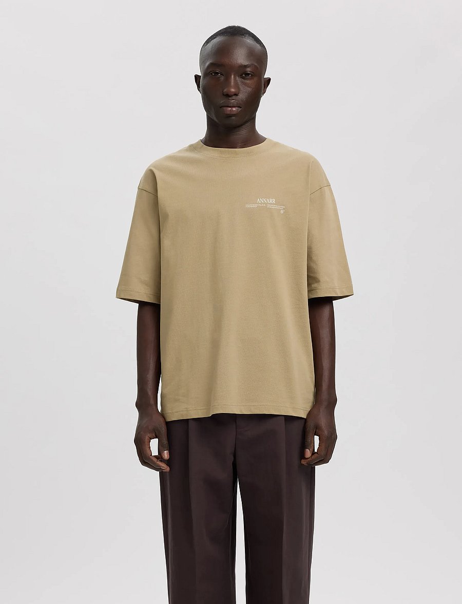 Annarr - ANROKHOLM LOGO SS O-NECK TEE - kurzärmelige t-shirts - weathered teak - 0