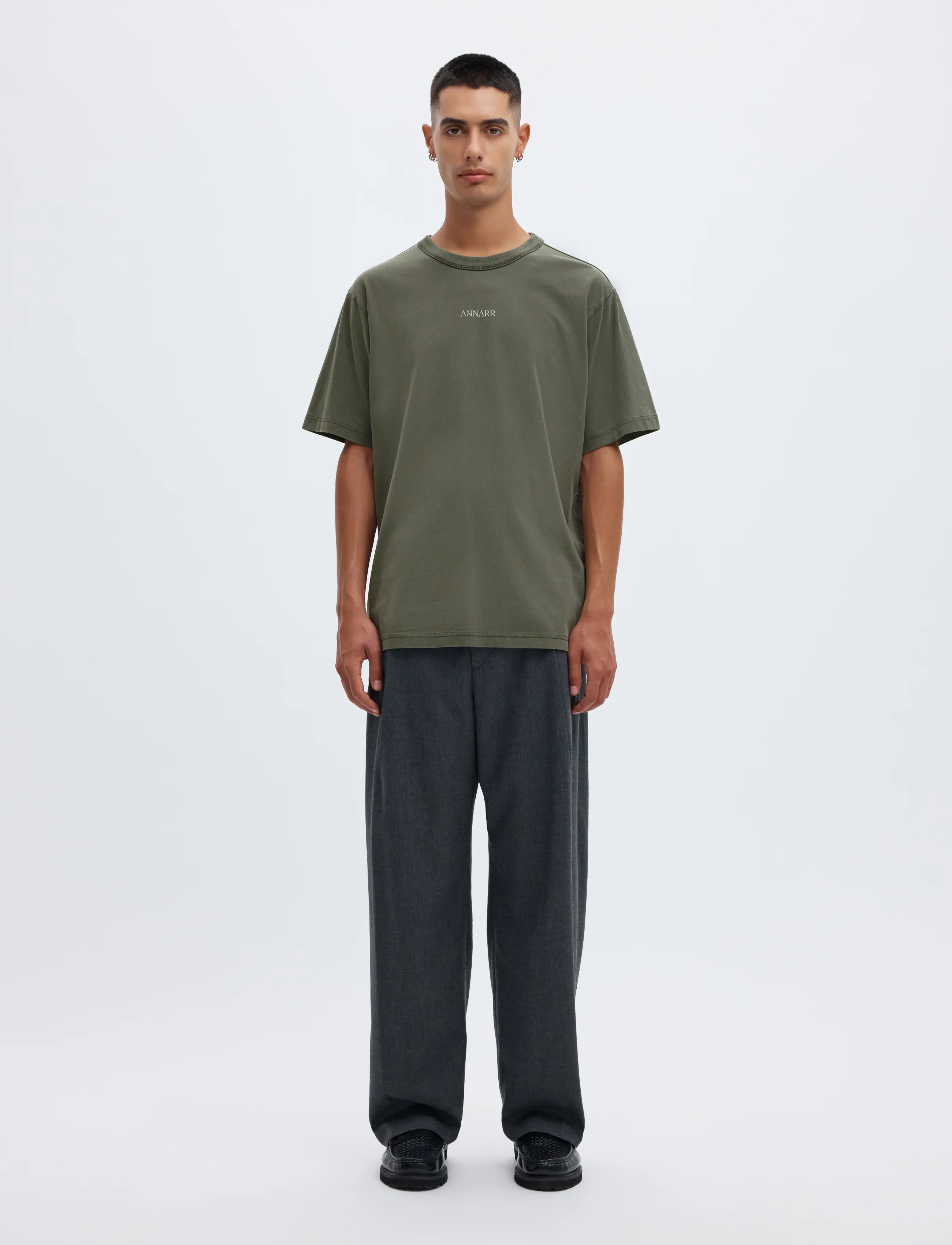 Annarr - ANRRO LOCATION SS O-NECK TEE - short-sleeved t-shirts - black olive - 4