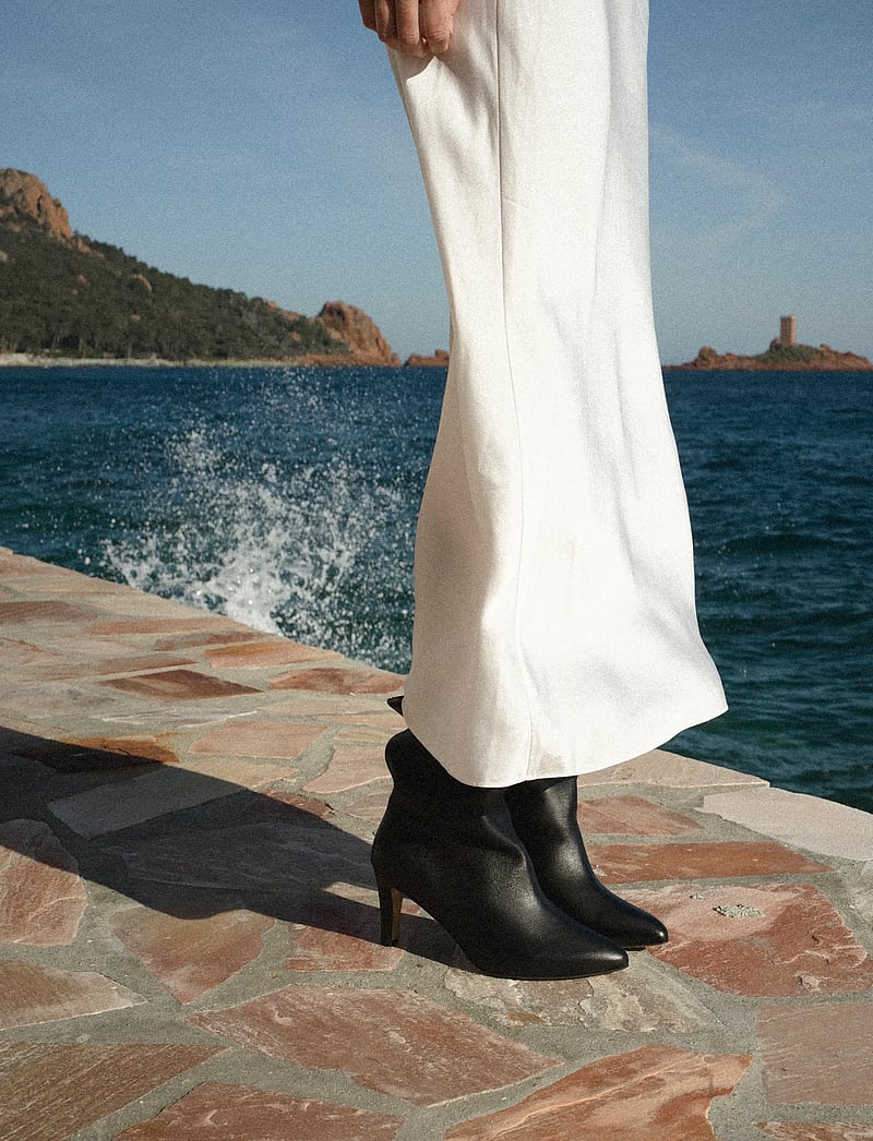 Anonymous Copenhagen - Vully 75 stiletto - enkellaarsjes met hak - soft calf black - 0