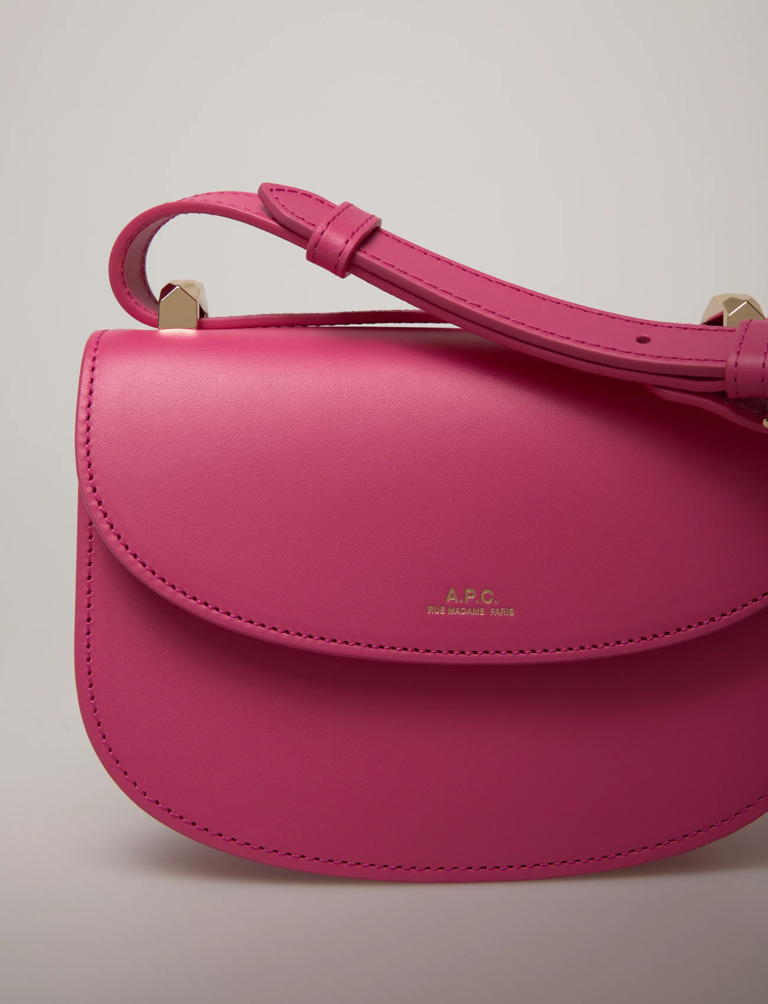 A.P.C. - sac geneve mini - rankinės ilgu dirželiu - fuchsia - 4