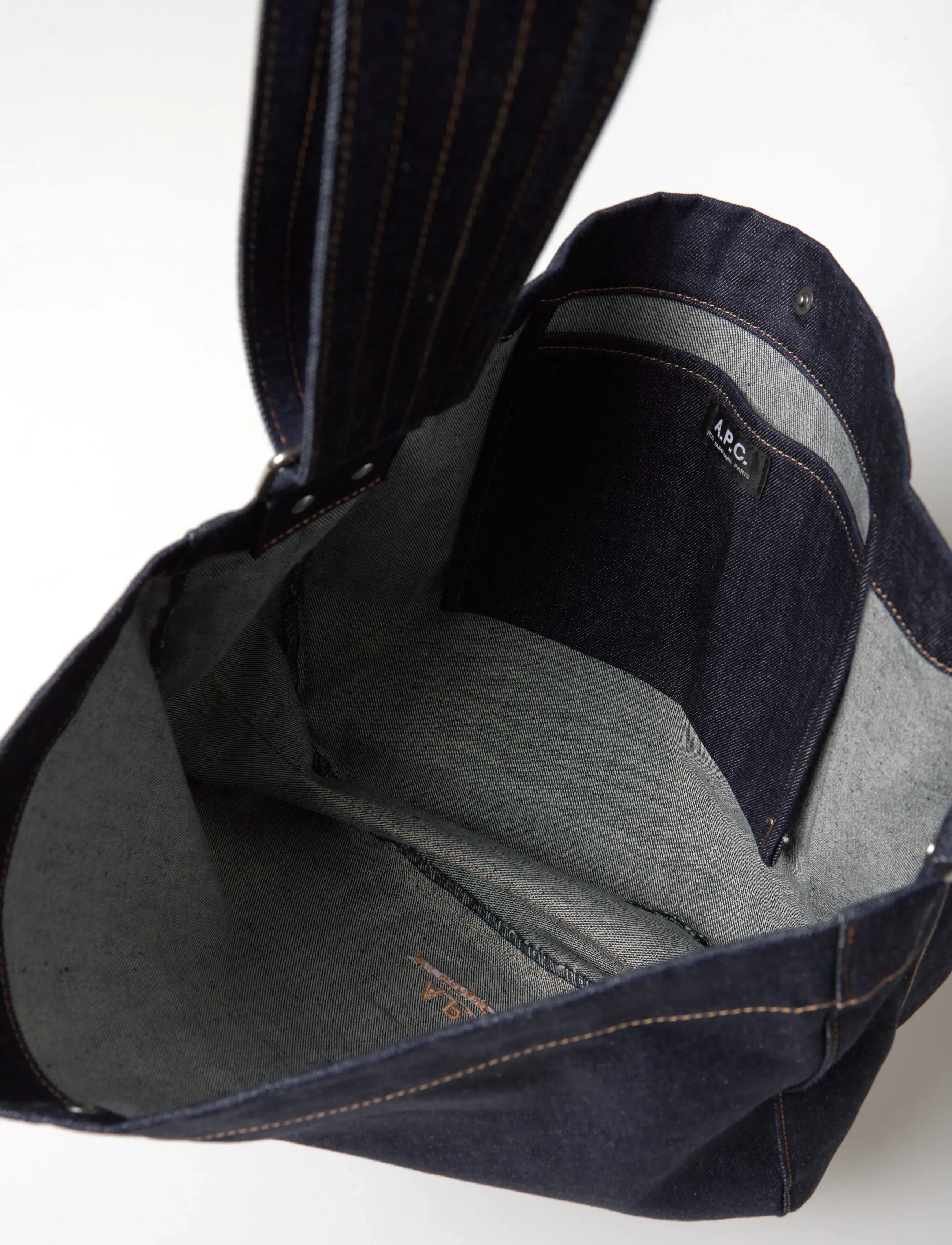 A.P.C. - besace journal - indigo - 5
