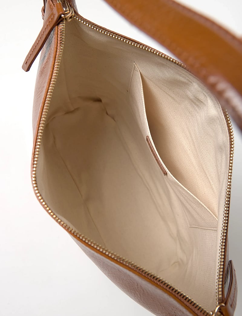 A.P.C. - bag vera - henkeltaschen - cafe - 5
