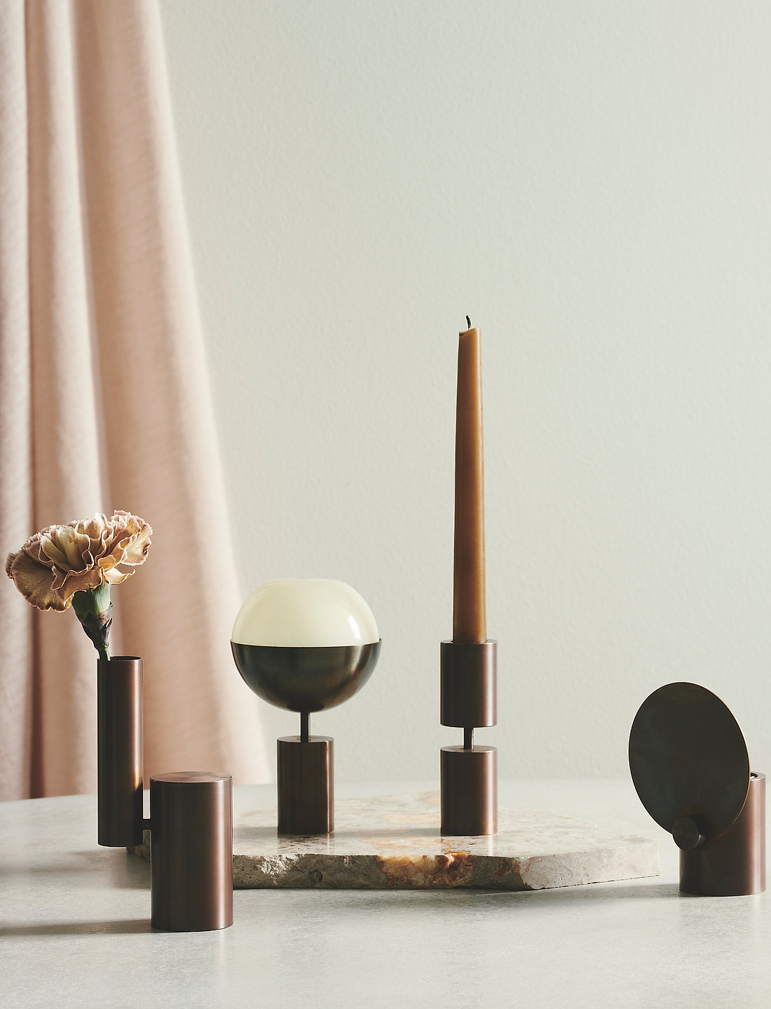 applicata - GLOW tealight - ljusstakar & ljushållare - brown brass - 1