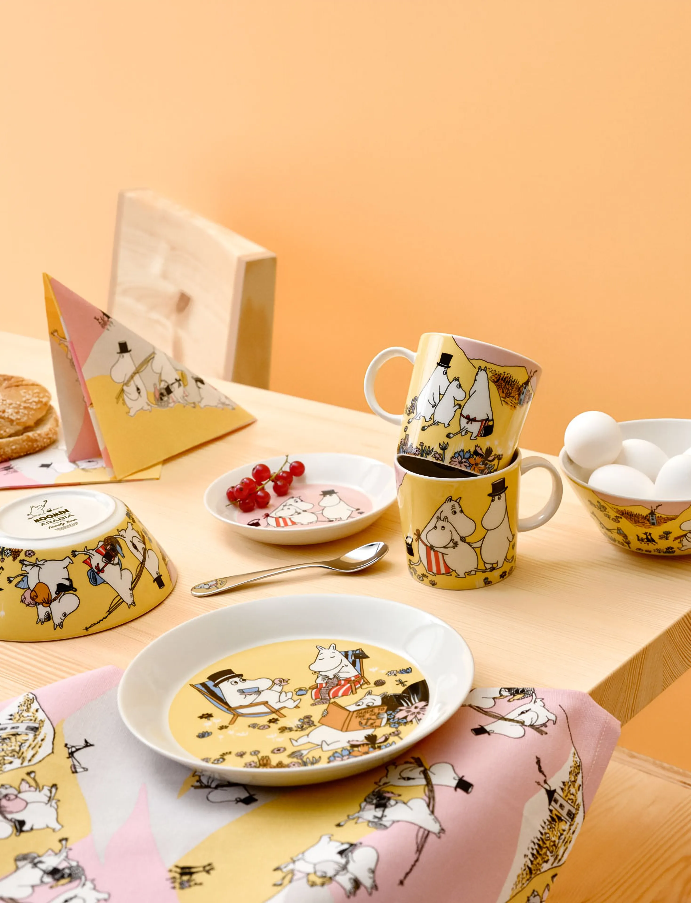 Arabia Moomin Mug 0,3L Family Time, 30 CL, Yellow, Kopper & Krus > Kaffekopper, Unisex
