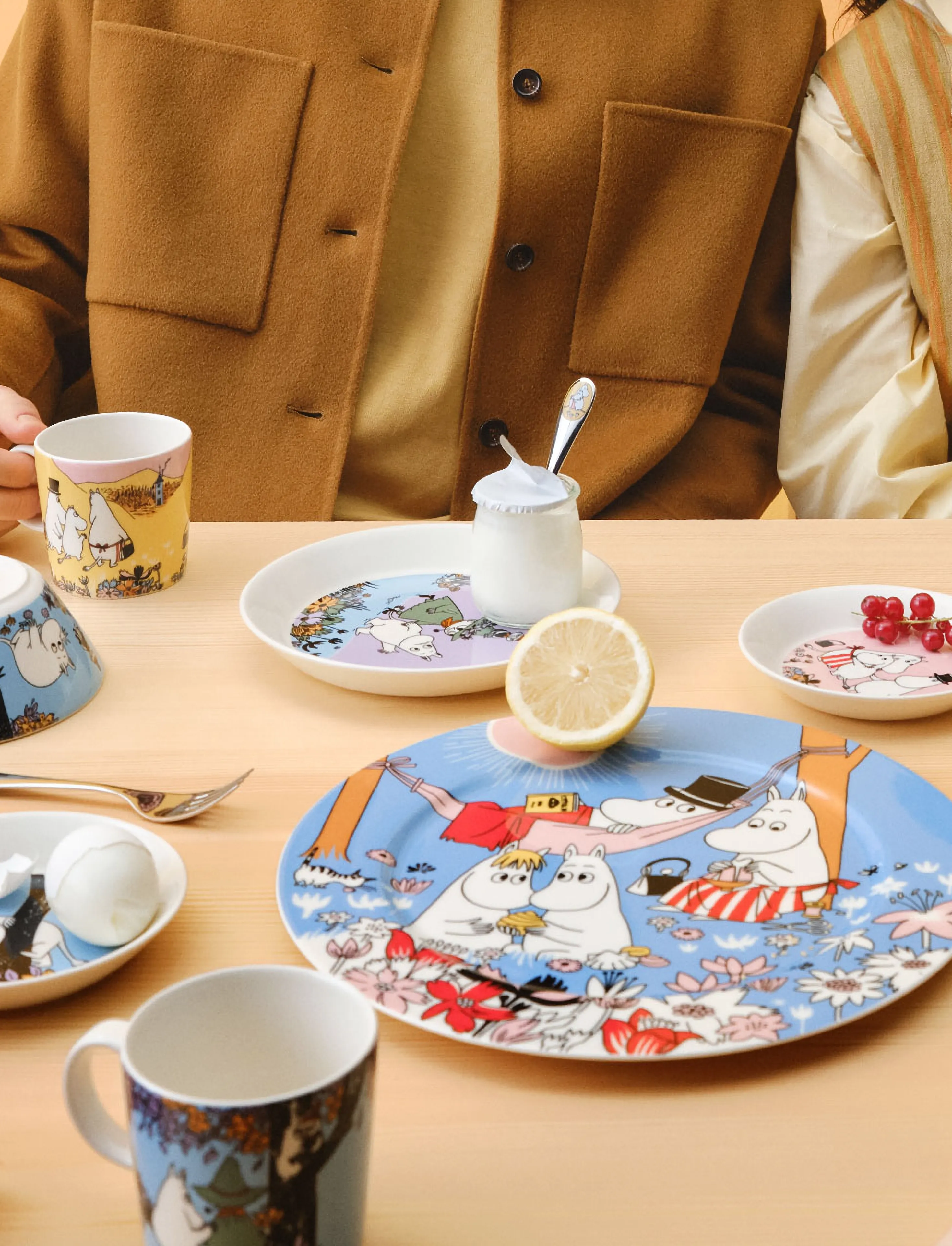 Arabia Moomin Serving Plate 30cm Family Time B., 30 cm, Blue, Serveringsfade > Serveringsfade, Unisex
