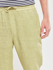 Armor Lux - Trousers Héritage - linen trousers - pale olive - 4