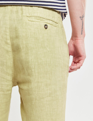 Armor Lux - Trousers Héritage - spodnie lniane - pale olive - 5