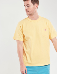Armor Lux - Basic Pocket T-shirt Héritage - laveste priser - yellow e24 - 3