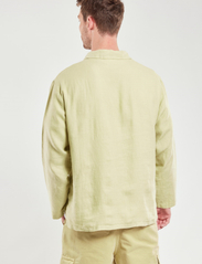 Armor Lux - Linen Fisherman's smock Héritage - basic shirts - pale olive - 3
