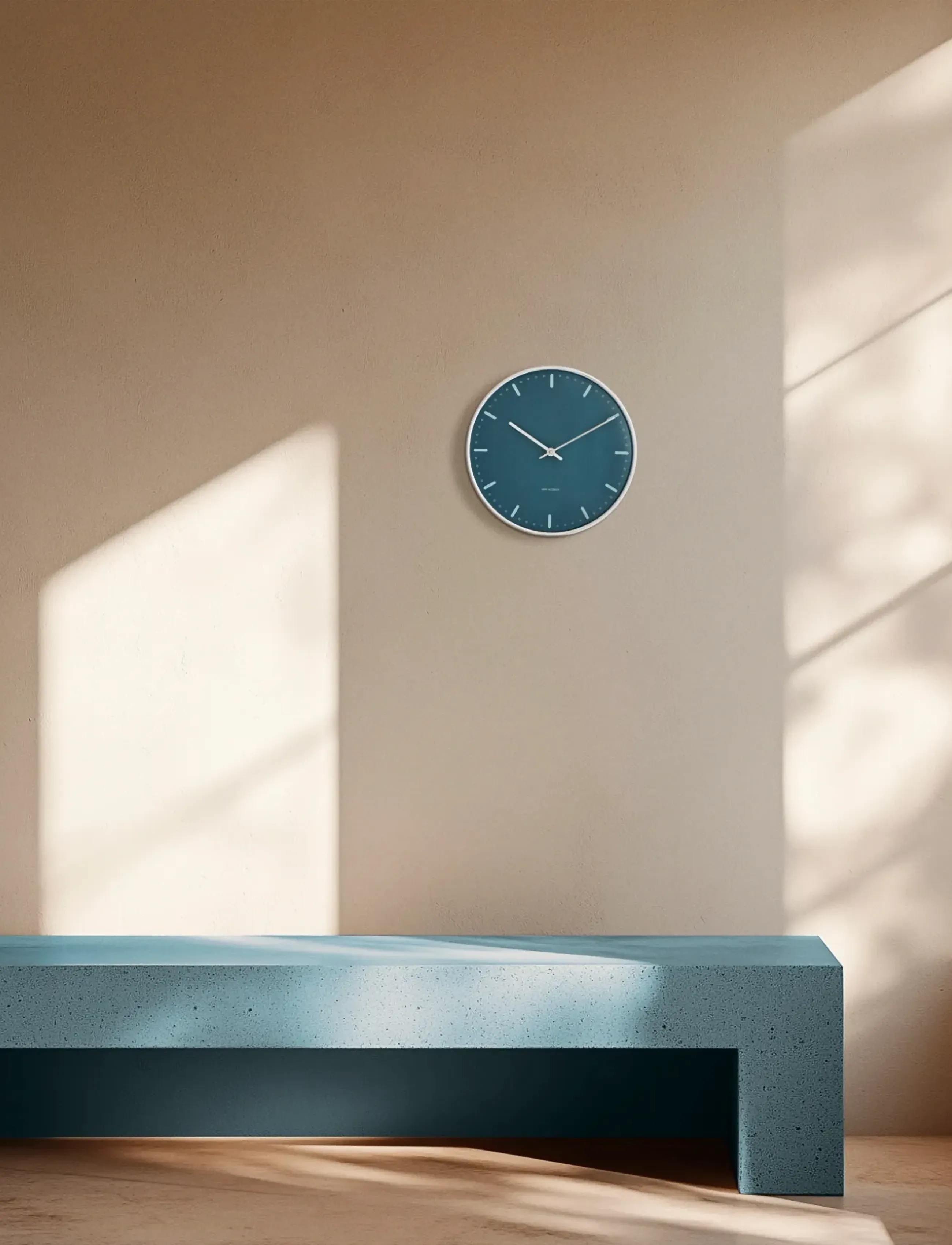 Arne Jacobsen Clocks - City Hall Wall clock Ø29 cm blue - horloges murales - blue - 2