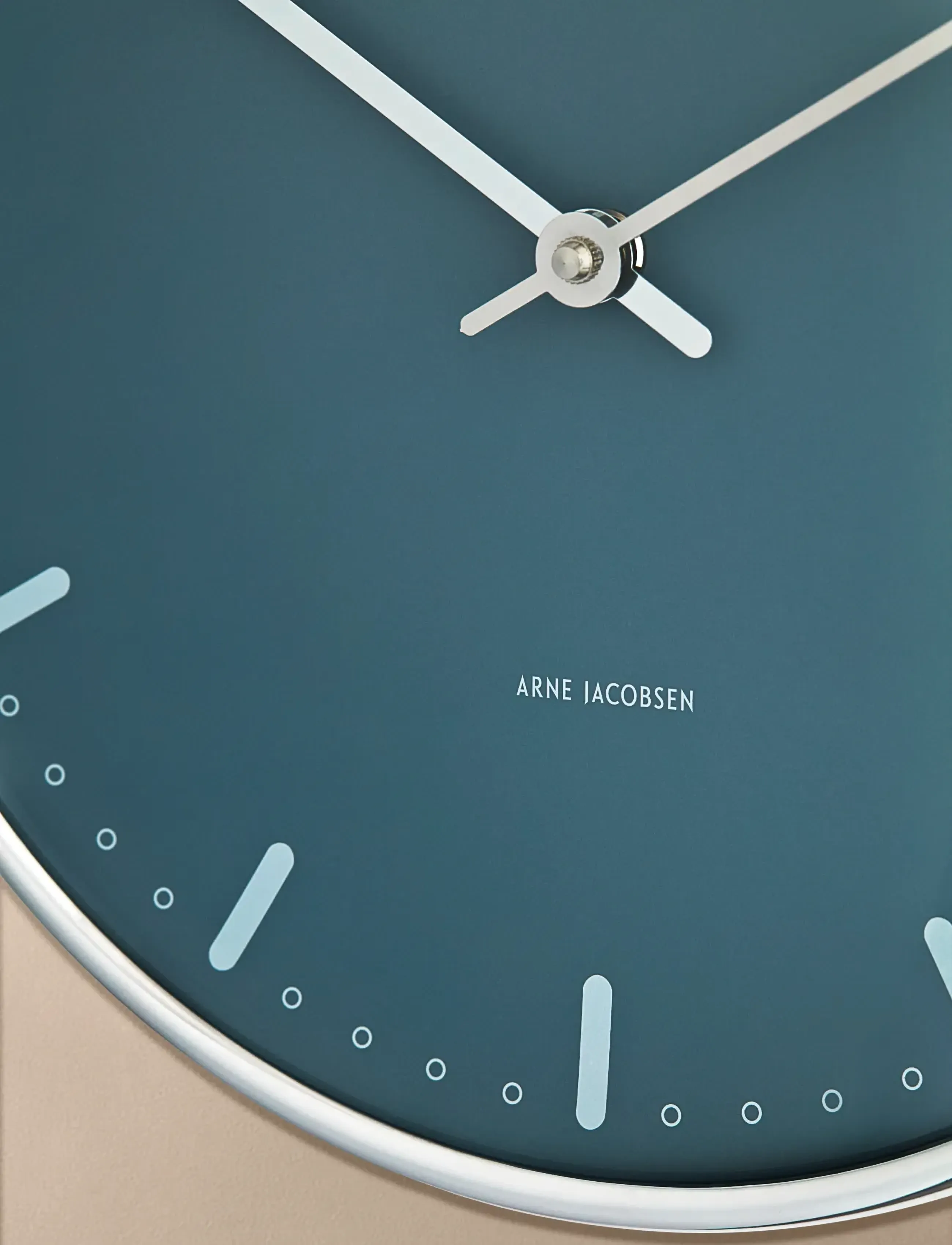Arne Jacobsen Clocks - City Hall Wall clock Ø29 cm blue - horloges murales - blue - 4