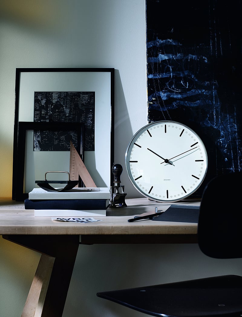 Arne Jacobsen Clocks - City Hall Wall clock Ø21cm - wanduhren - white/black - 1