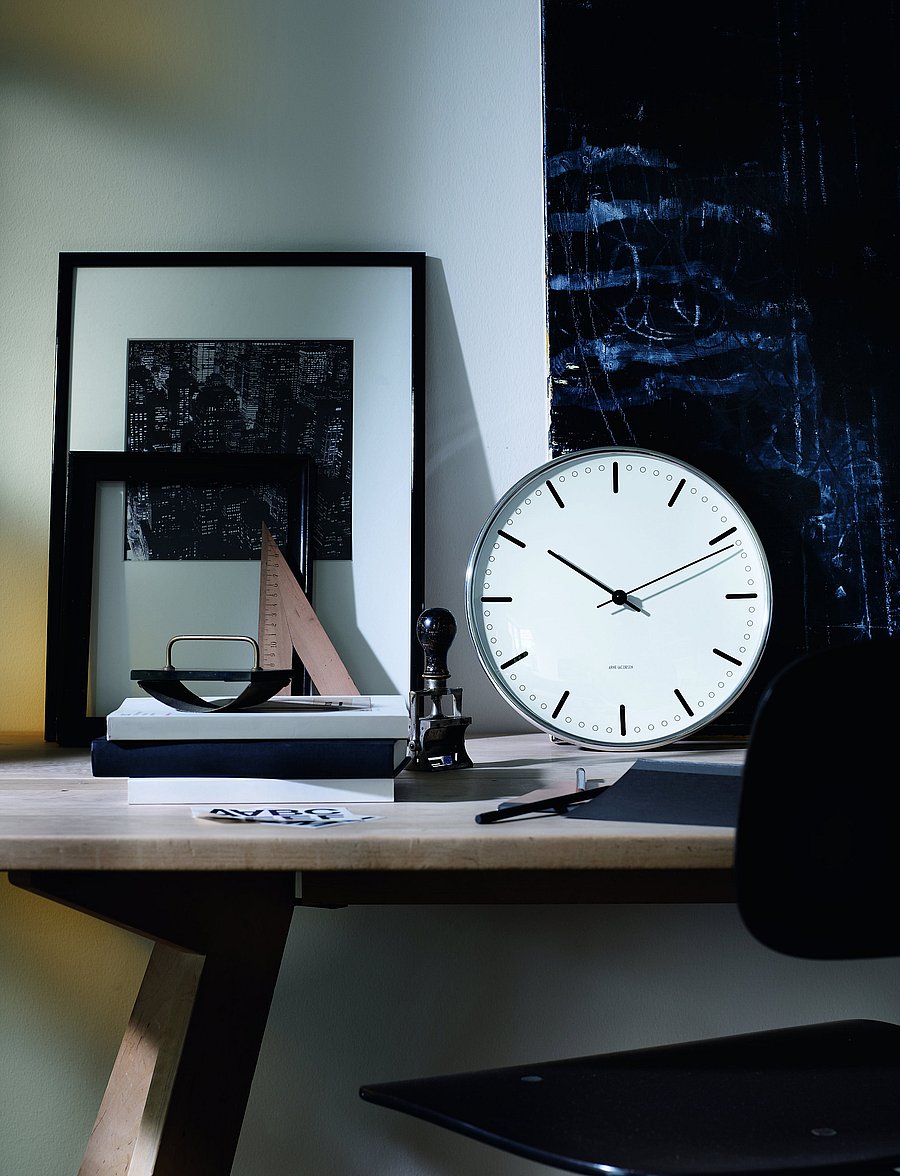 Arne Jacobsen Clocks - City Hall Wall clock Ø21cm - wanduhren - white/black - 1