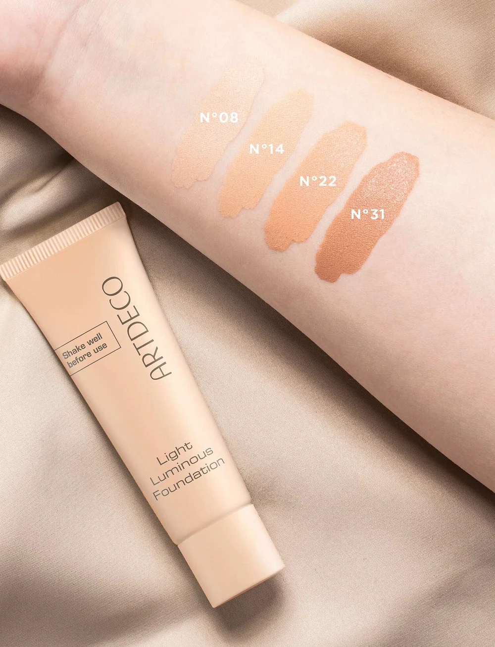 Artdeco - Light Luminous Foundation - redo för date night - 14 beige sand - 0