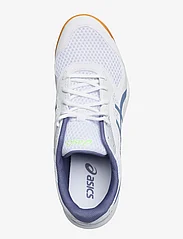 Asics - UPCOURT 5 - buty do sportów halowych - white/denim blue - 3