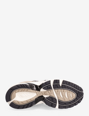 Asics - GEL-1090v2 - sportiska stila apavi ar pazeminātu potītes daļu - cream/clay grey - 4