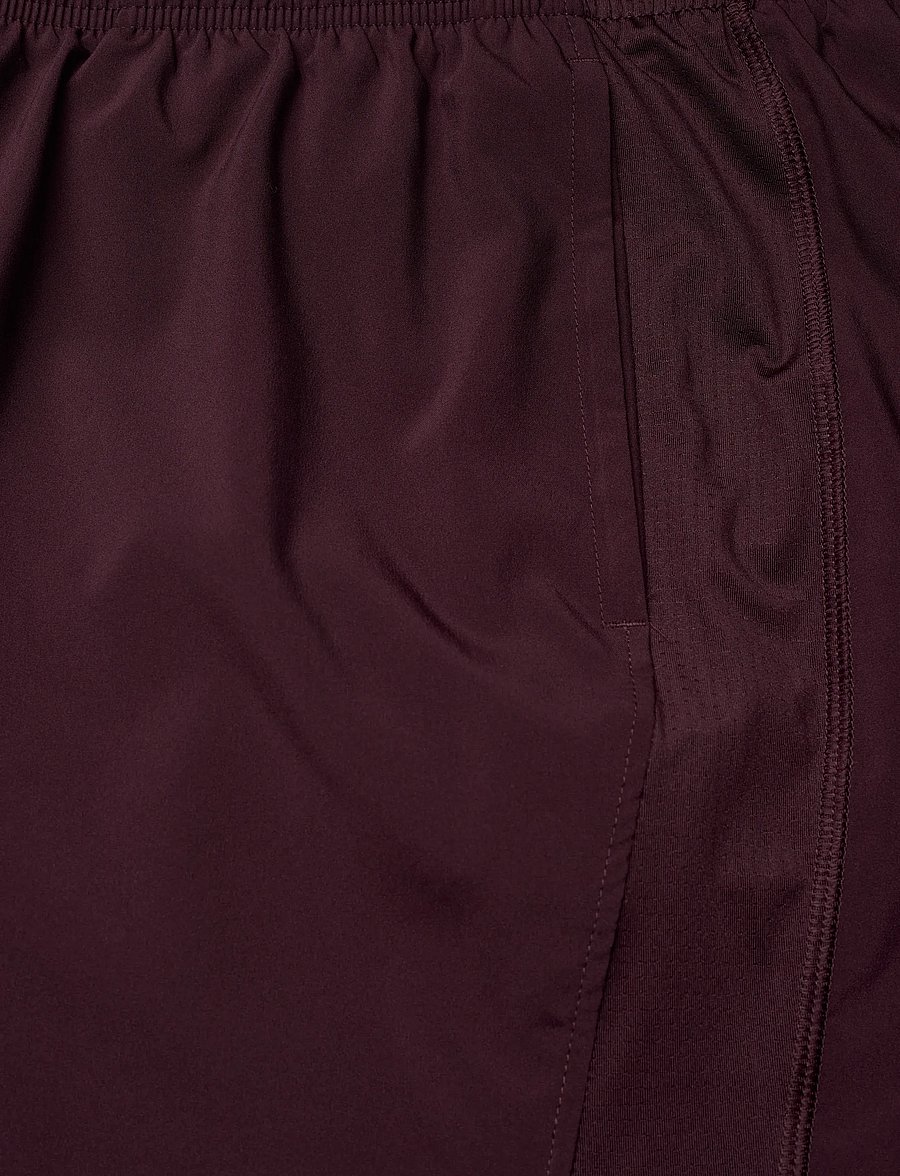 Asics - ASICS CORE 7IN SHORT - laufshorts - dark currant - 4