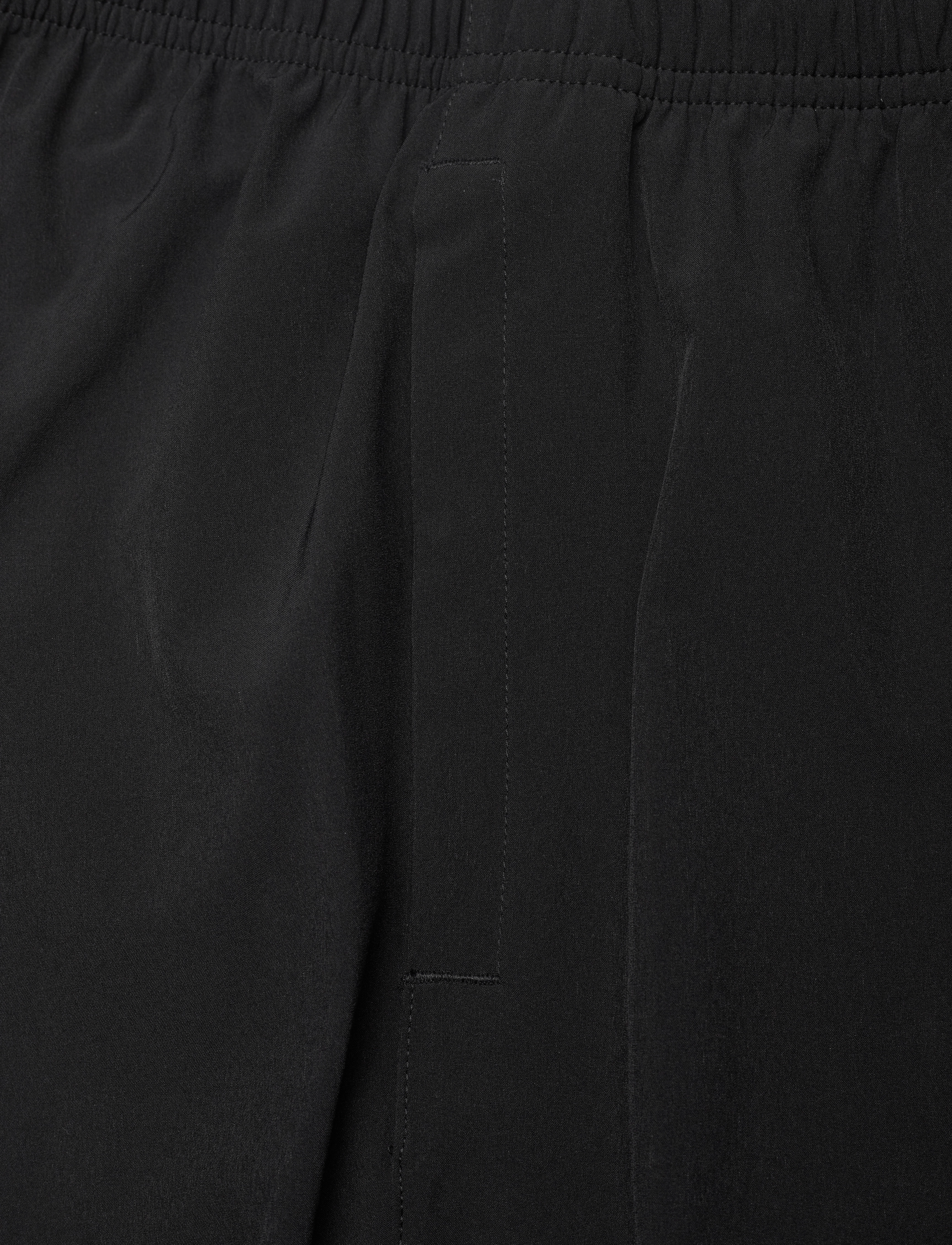 Asics - ASICS CORE WOVEN PANT - pantalons - performance black - 4