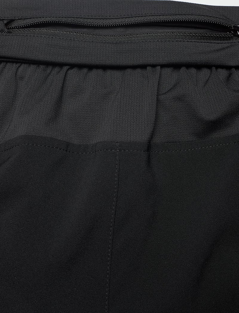 Asics - FUJITRAIL ALL OVER PRINT 5IN SHORT - laufshorts - performance black/carbon/cream - 3