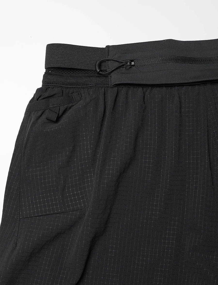 Asics - METARUN SPLIT SHORTS - lühikesed jooksupüksid - performance black - 3