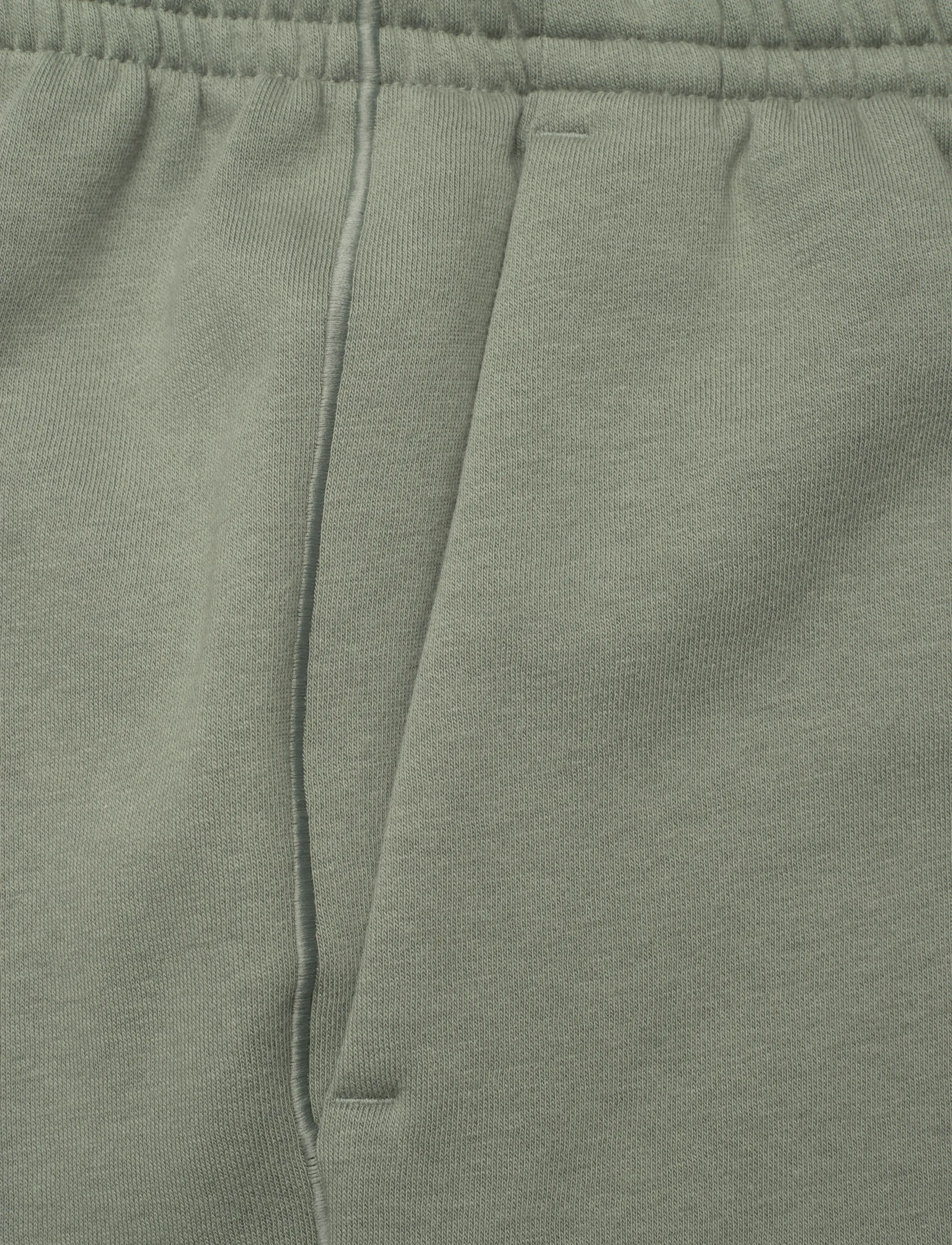 Asics - FLEECE RELAXED 7IN SHORT - shorts - lichen green - 2