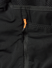 Asics - FUJITRAIL HYDRATION VEST 7L - down- & padded jackets - performance black/shocking orange - 5