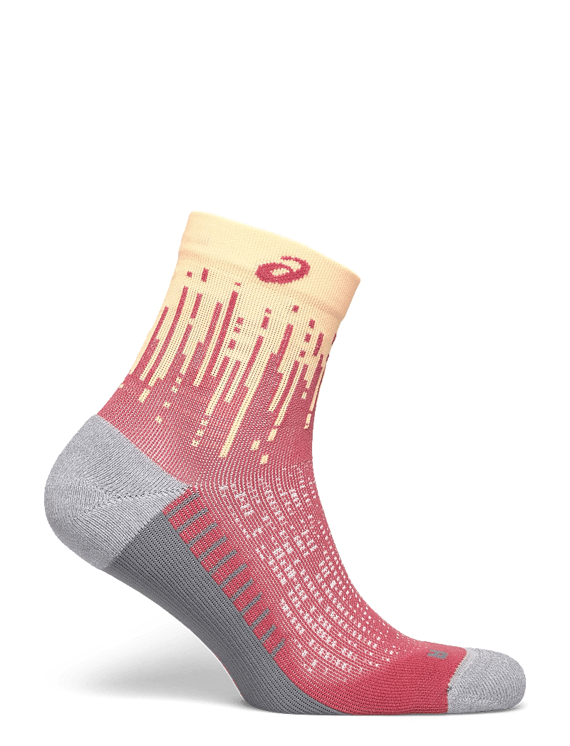 Asics - PERFORMANCE RUN SOCK QUARTER - clothes - orange glow/dark pink clay - 1