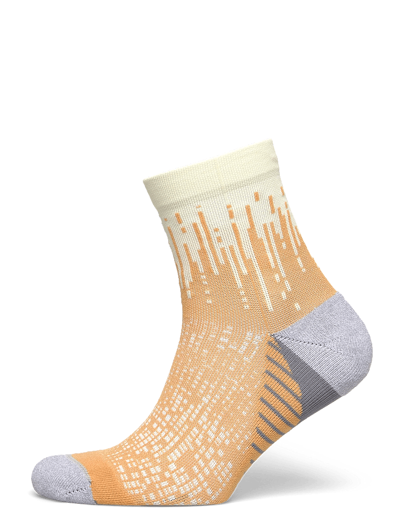 Asics - PERFORMANCE RUN SOCK QUARTER - clothes - oyster white/sandstorm - 0