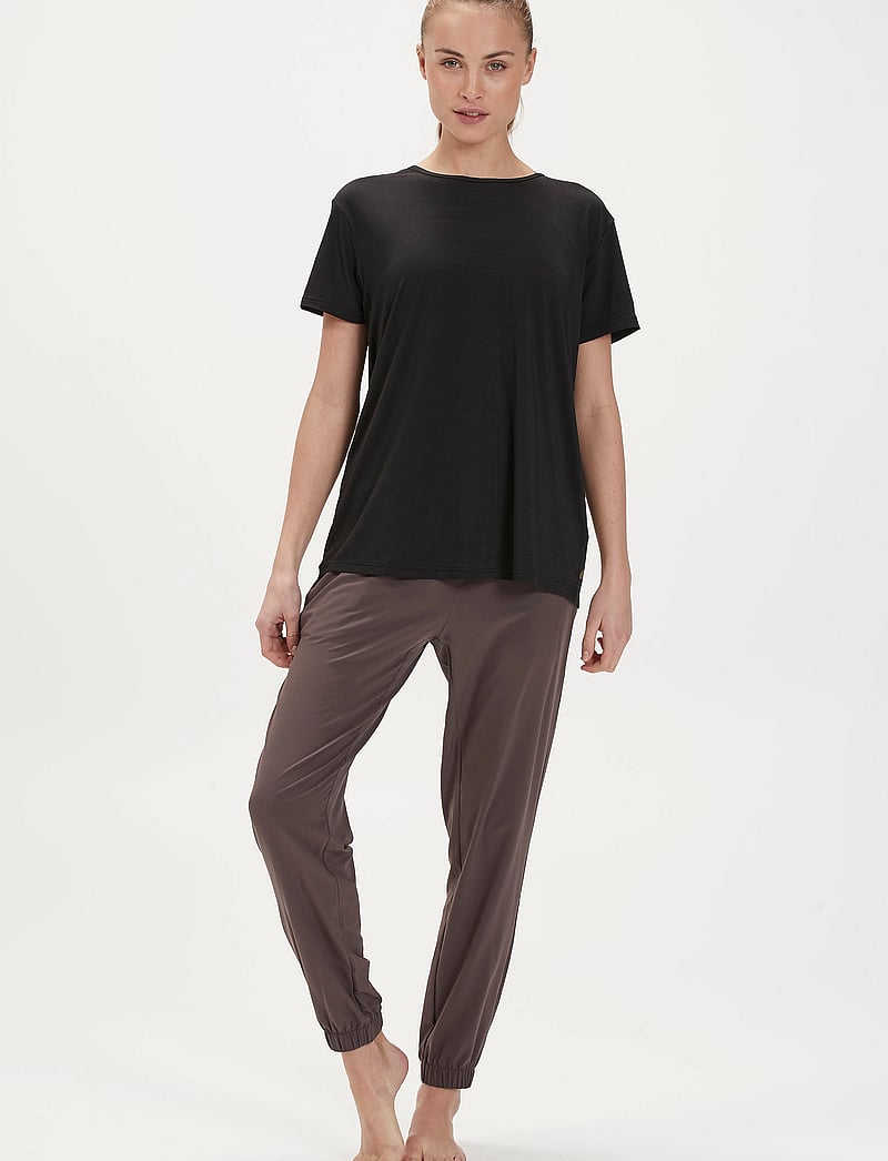 Athlecia - Lizzy W Slub S/S Tee - t-shirts - black melange - 0