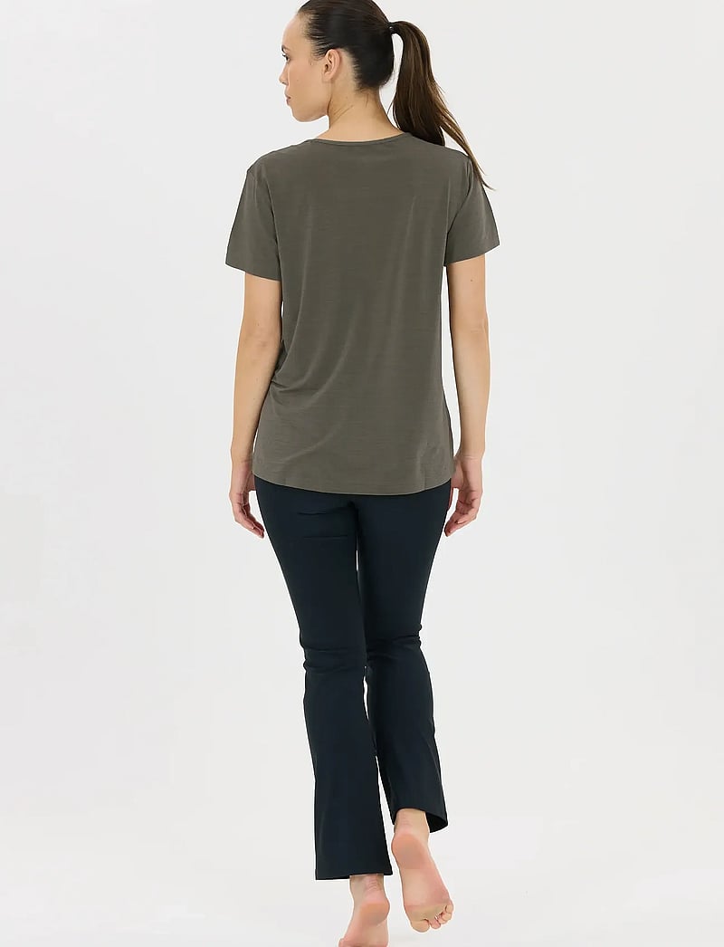 Athlecia - Lizzy W Slub S/S Tee - t-särgid - gunmetal - 5