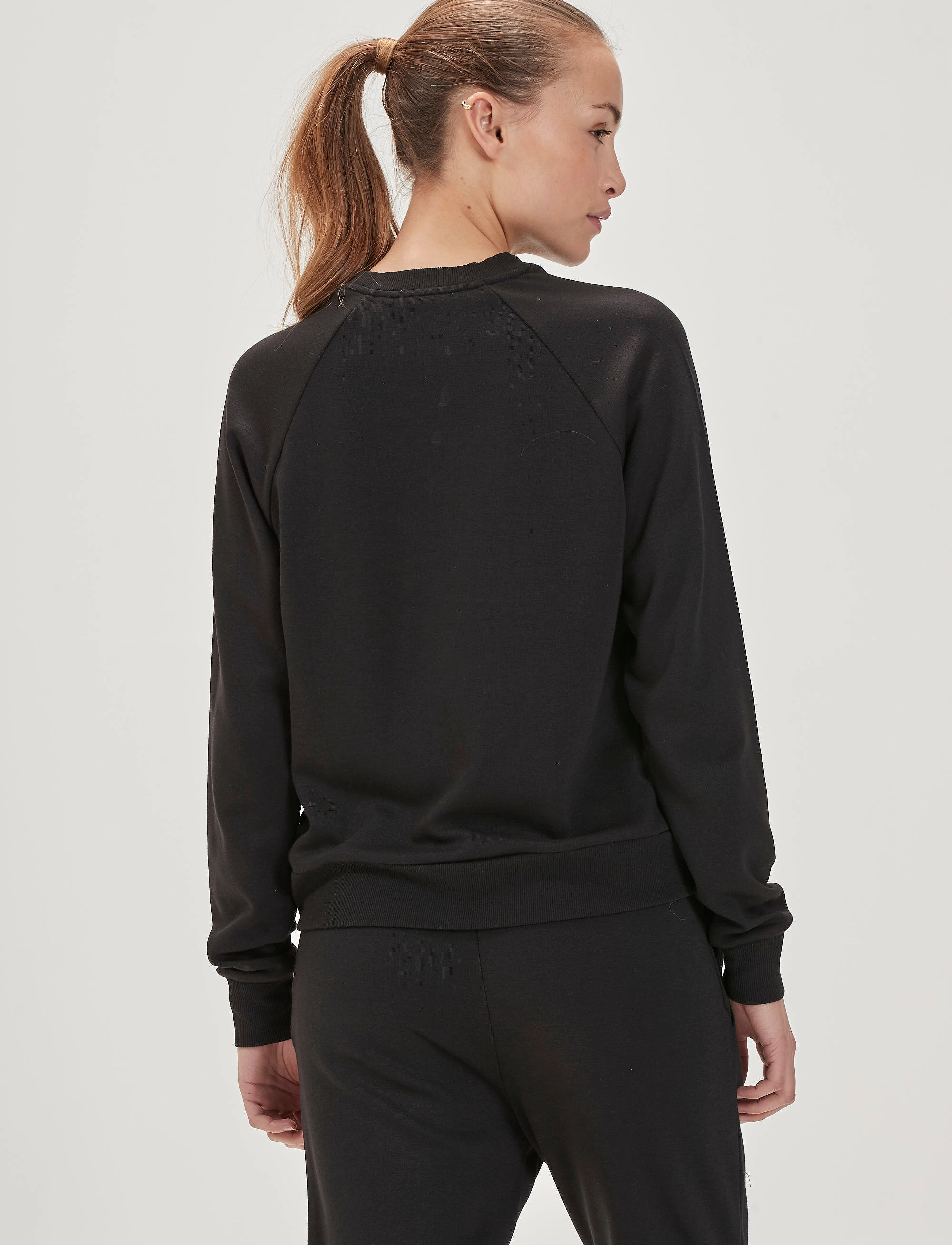 Athlecia - Niary W Bamboo Crew Neck - black - 4