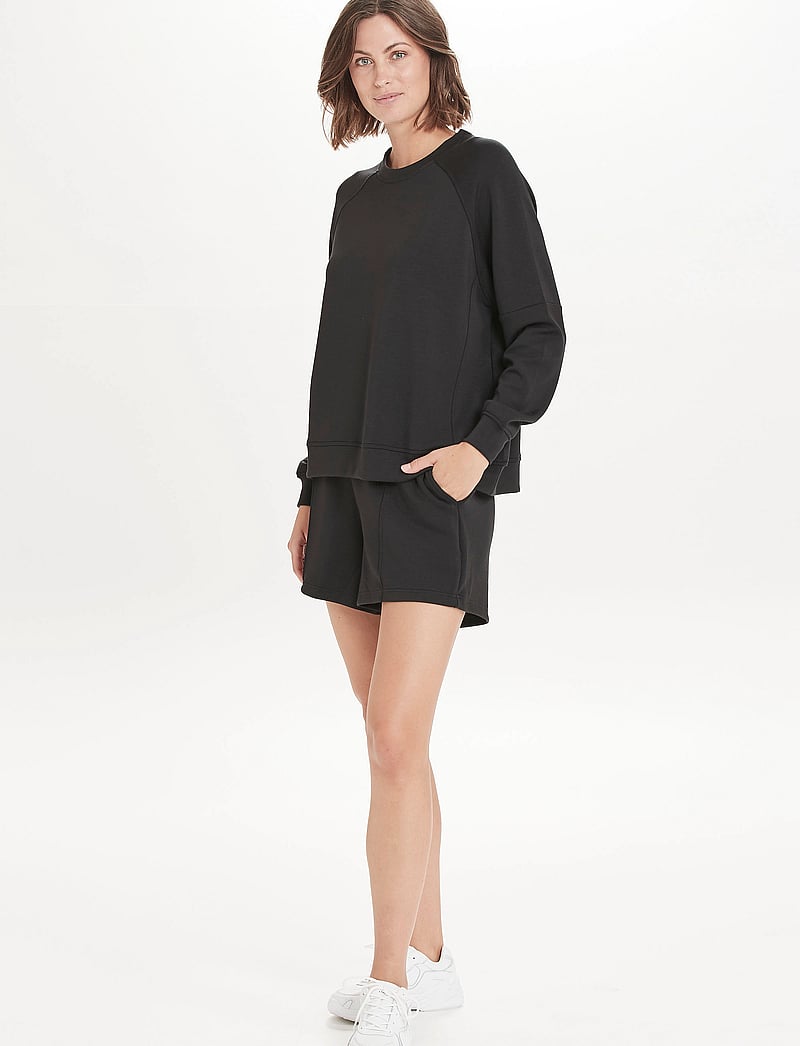 Athlecia - Jacey W Crew Neck - sweatshirts - black - 0