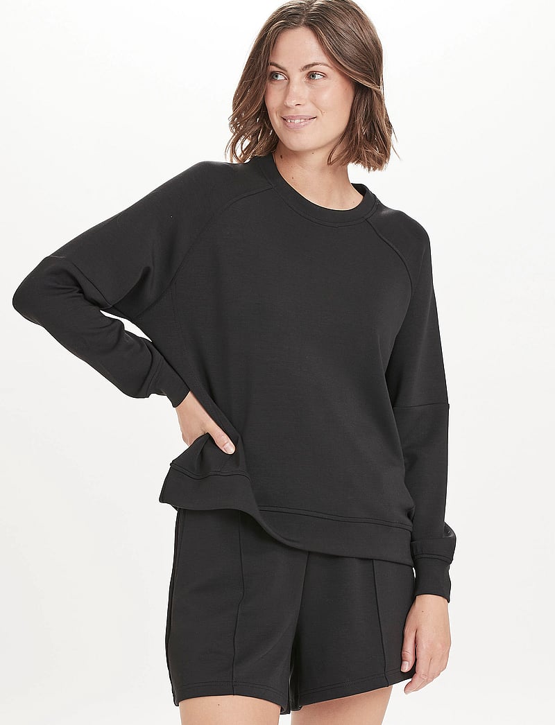 Athlecia - Jacey W Crew Neck - sweatshirts - black - 4
