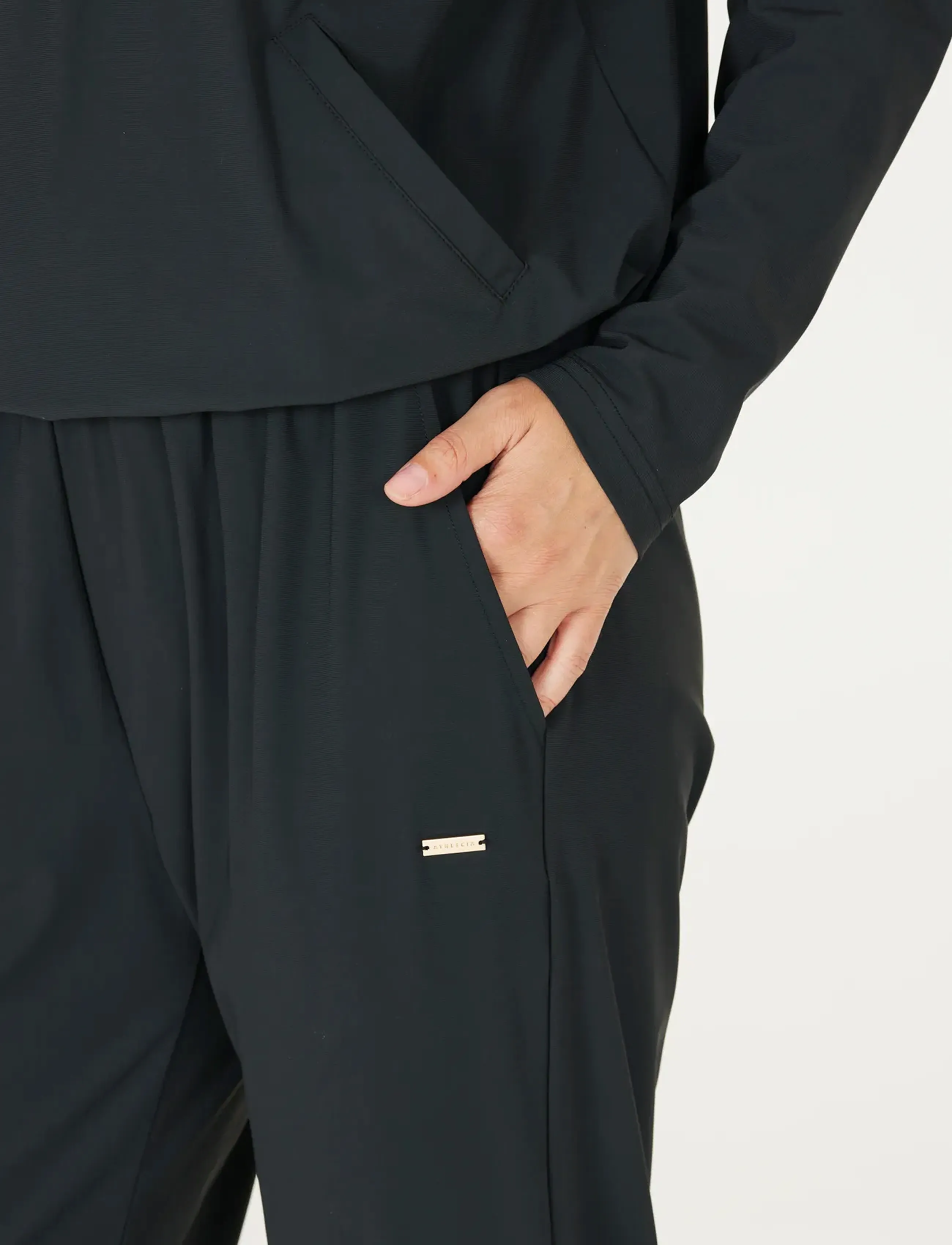 Athlecia Amisa W Stretch Pants - Trainingshosen - BLACK / black