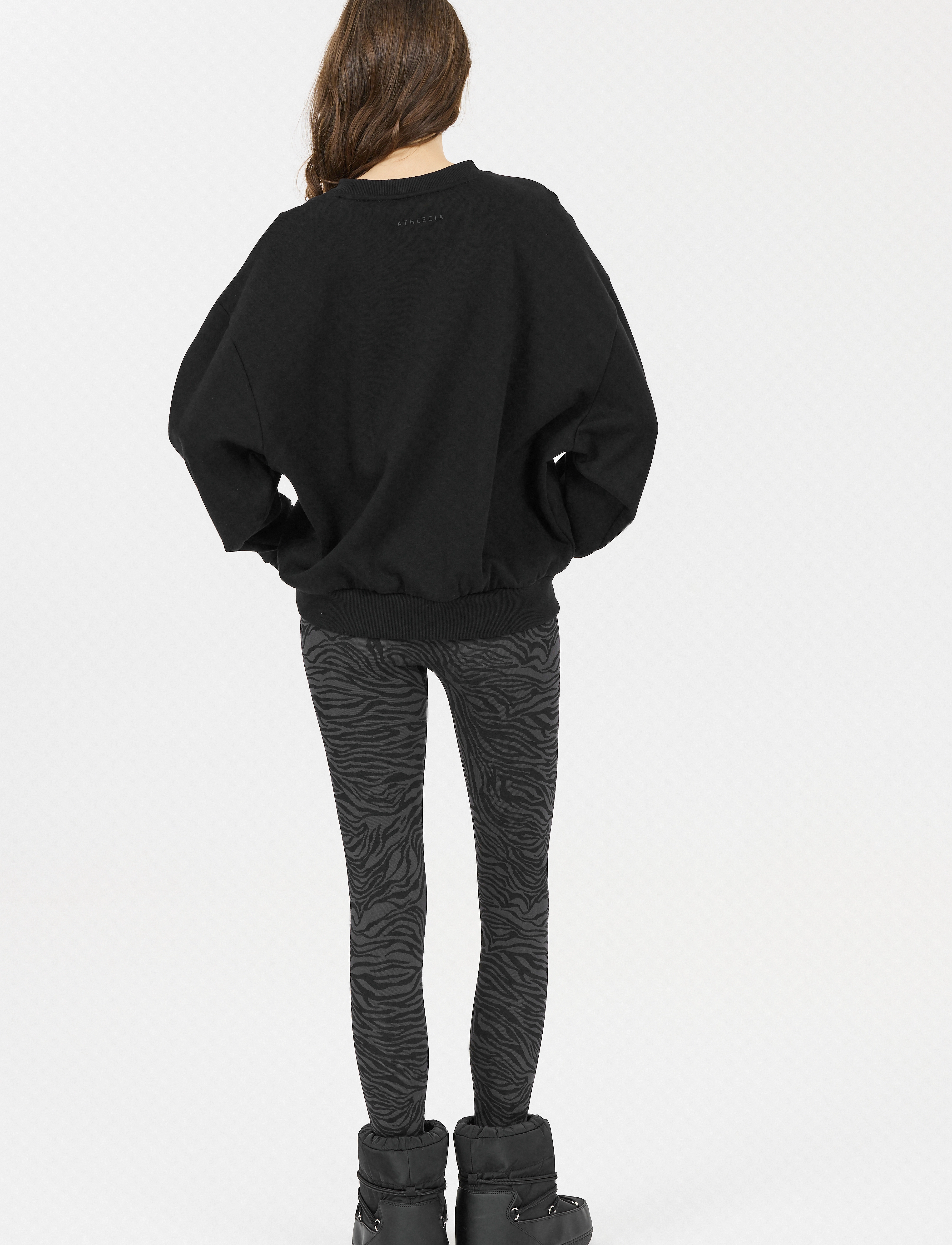 Athlecia - Giannis W Crew Neck - tops - black - 3