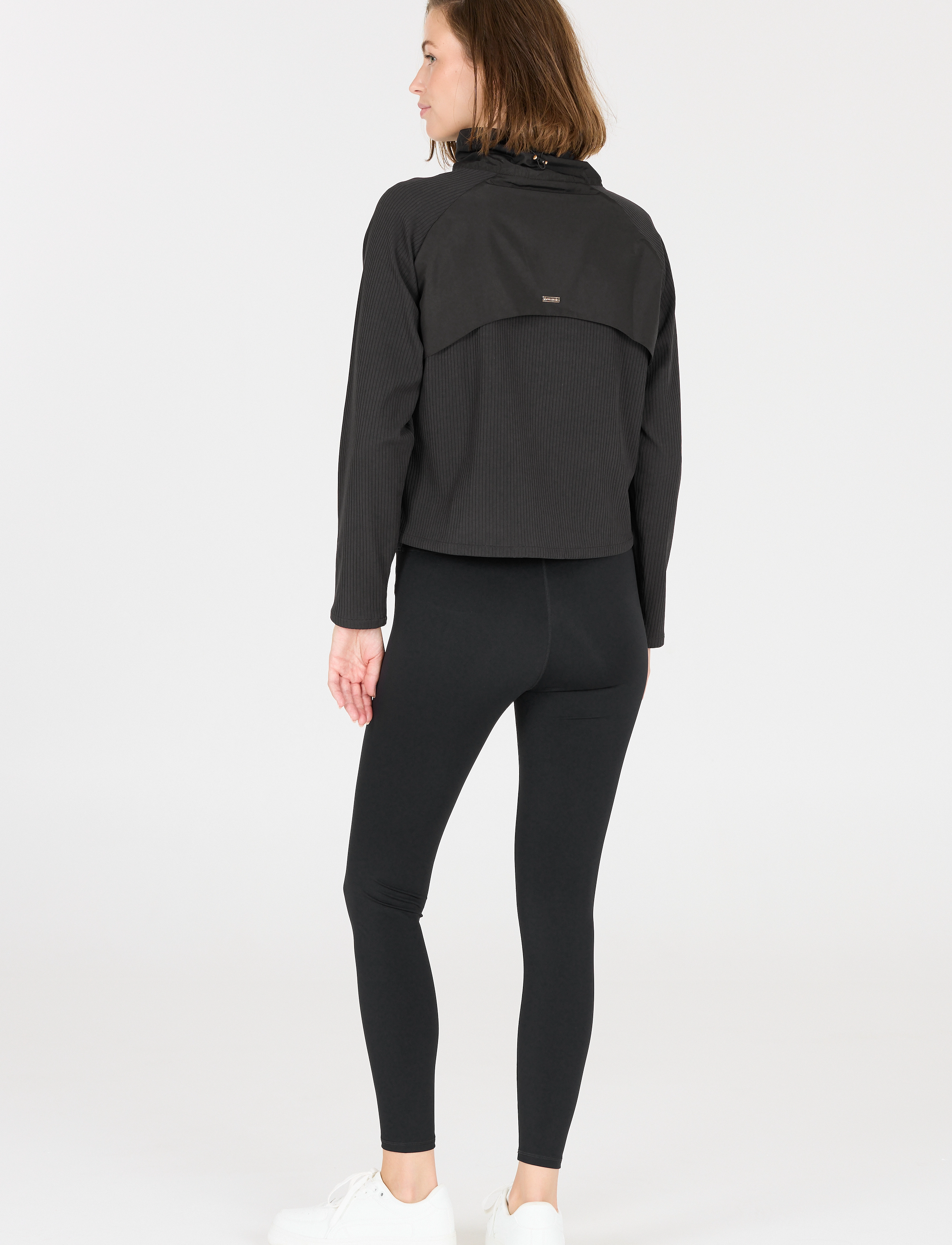 Athlecia - Aiana W Jacket - freizeitjacken - black - 4