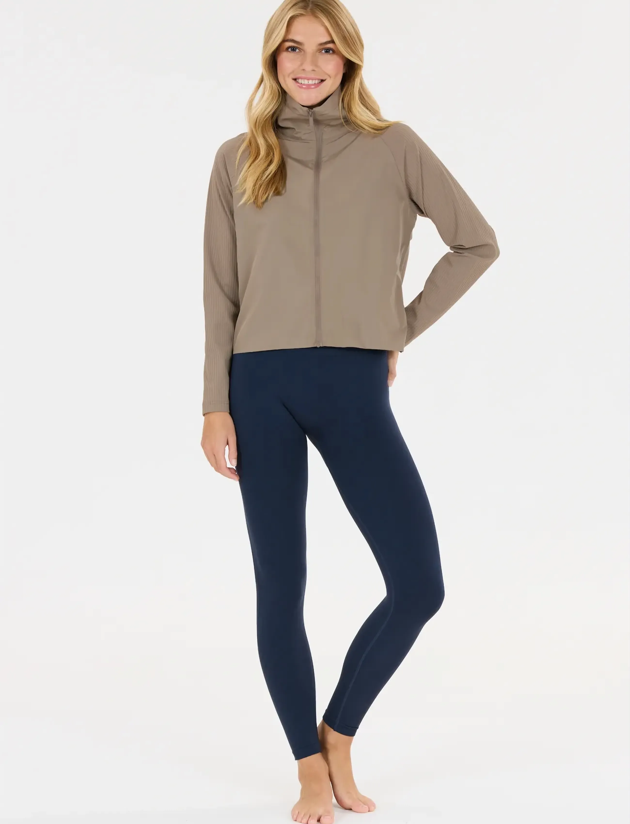 Athlecia - Aiana W Jacket - freizeitjacken - greige - 4