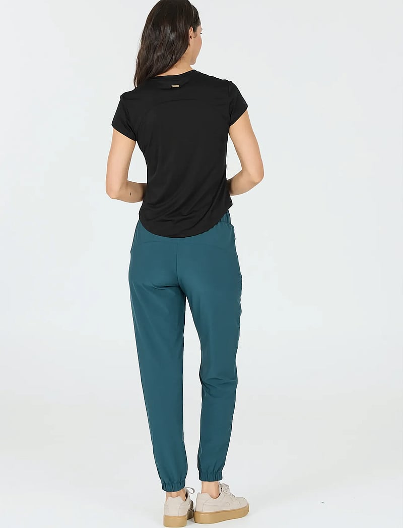 Athlecia - Doja W S/S Tee - alussärgid ja t-särgid - black - 5