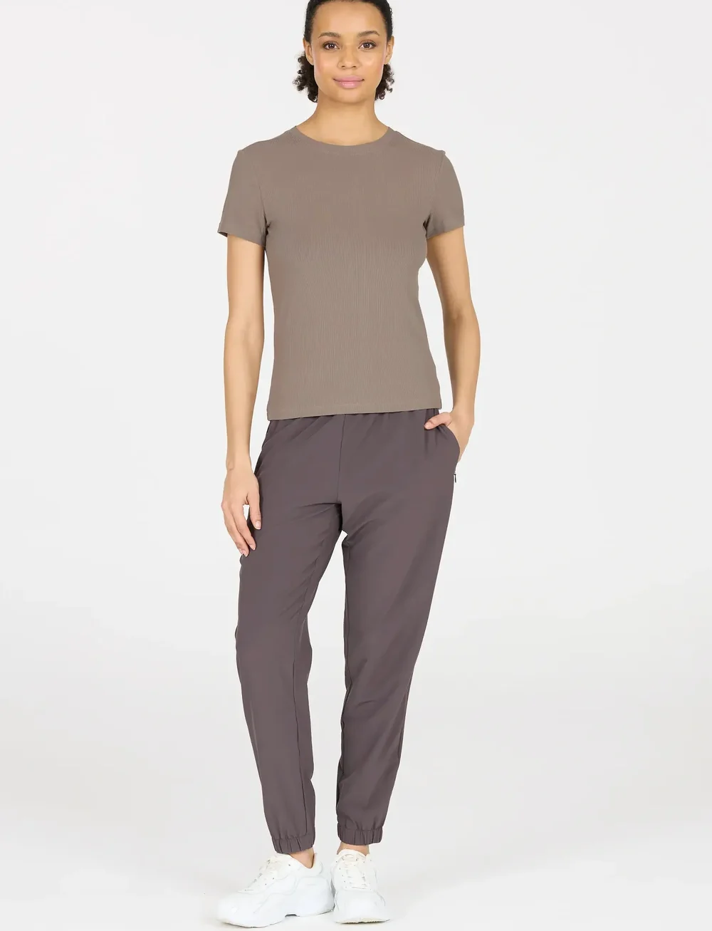 Athlecia - Tinashe W Rib S/S Tee - t-shirts - greige - 4