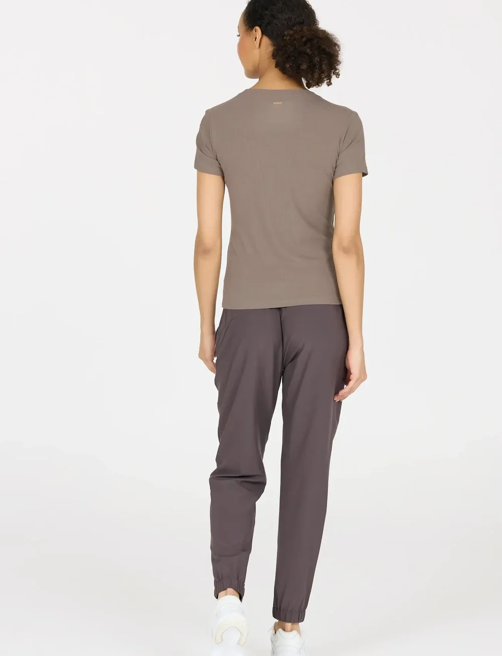 Athlecia - Tinashe W Rib S/S Tee - t-shirts - greige - 5