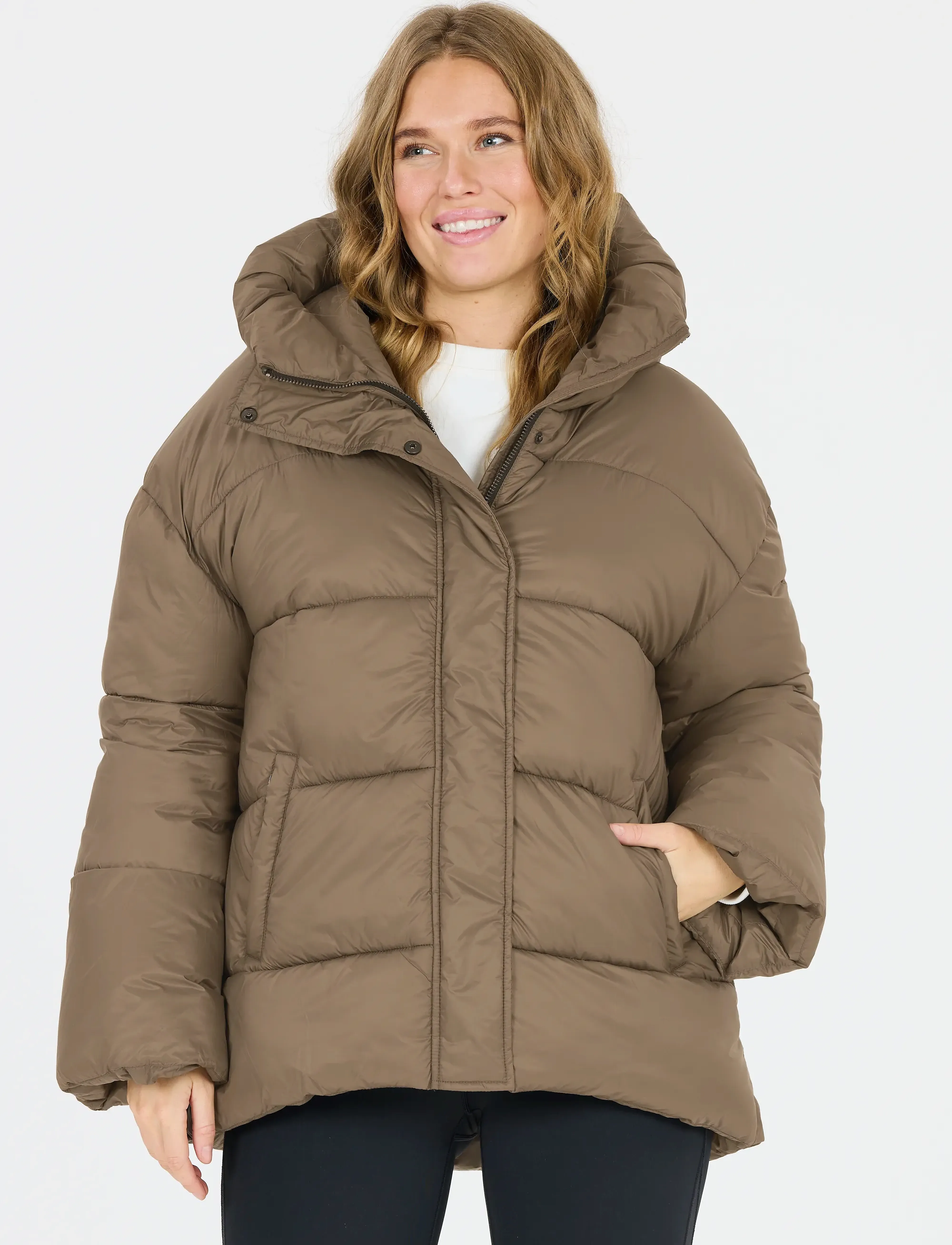Athlecia Shaja W Short Puffer - Kåper - FALLEN ROCK / brown