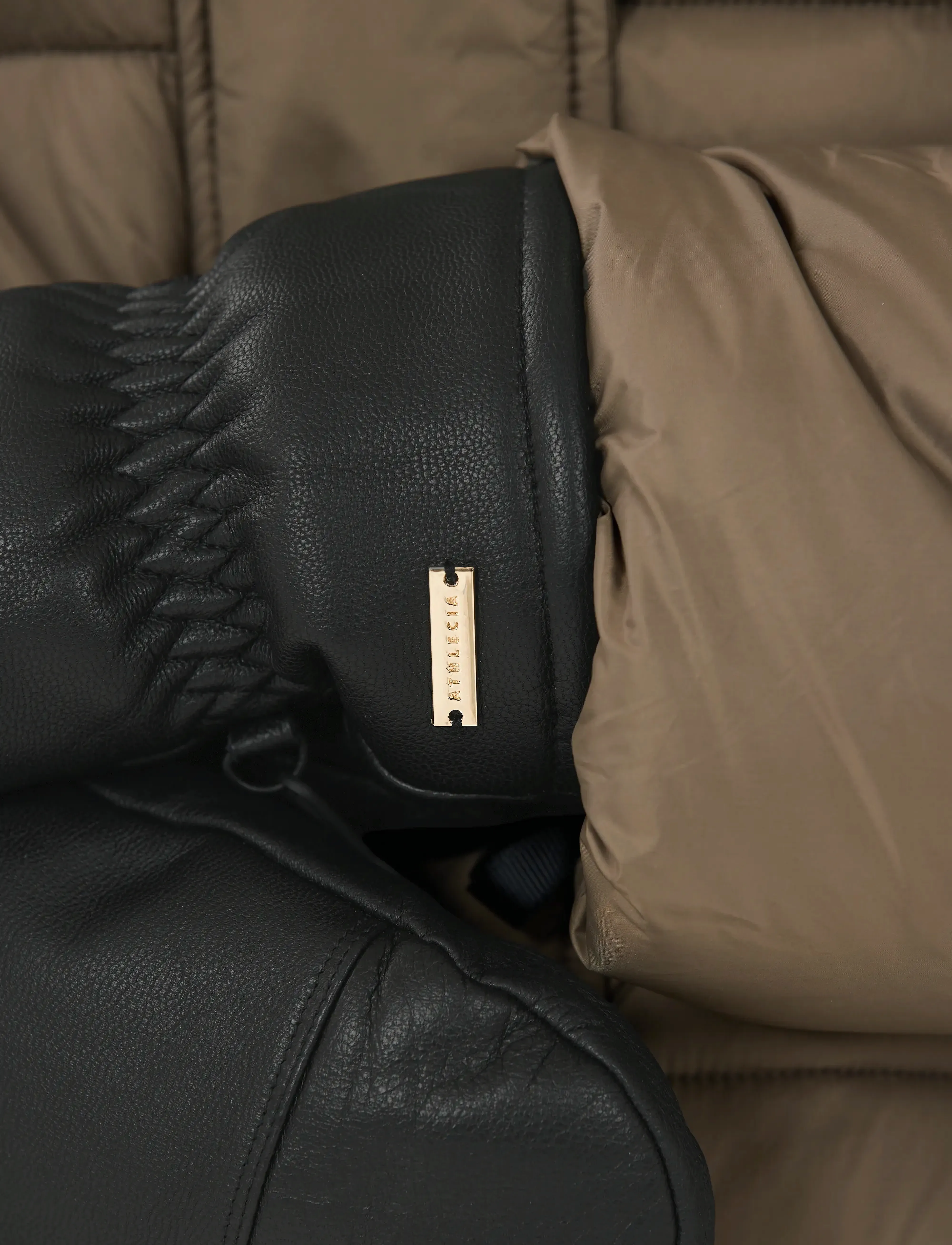 Athlecia - Cassiel Leather Mittens - black - 3