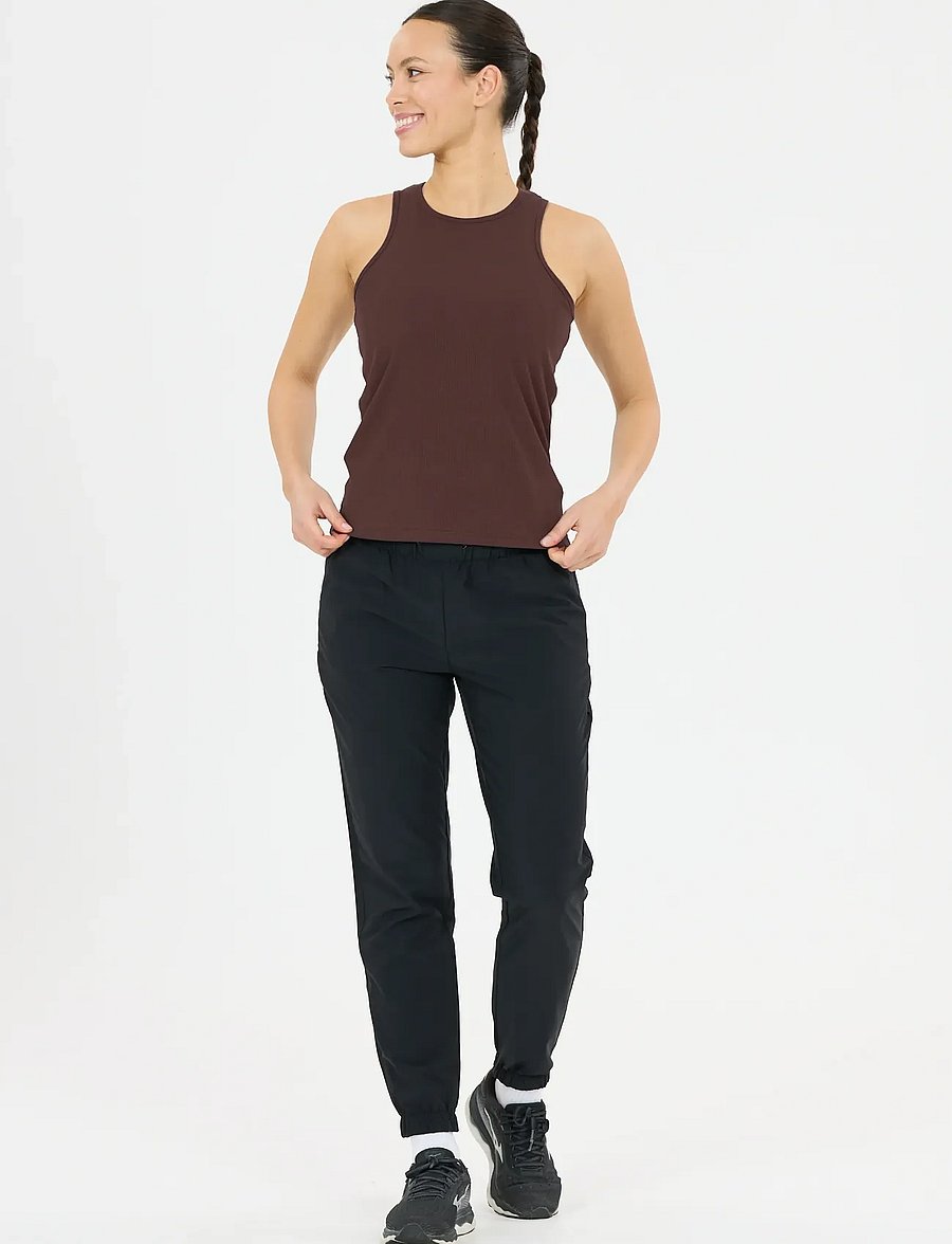 Athlecia - Tinashe V2 W Halterneck Rib Top - tank tops - chocolate torte - 4