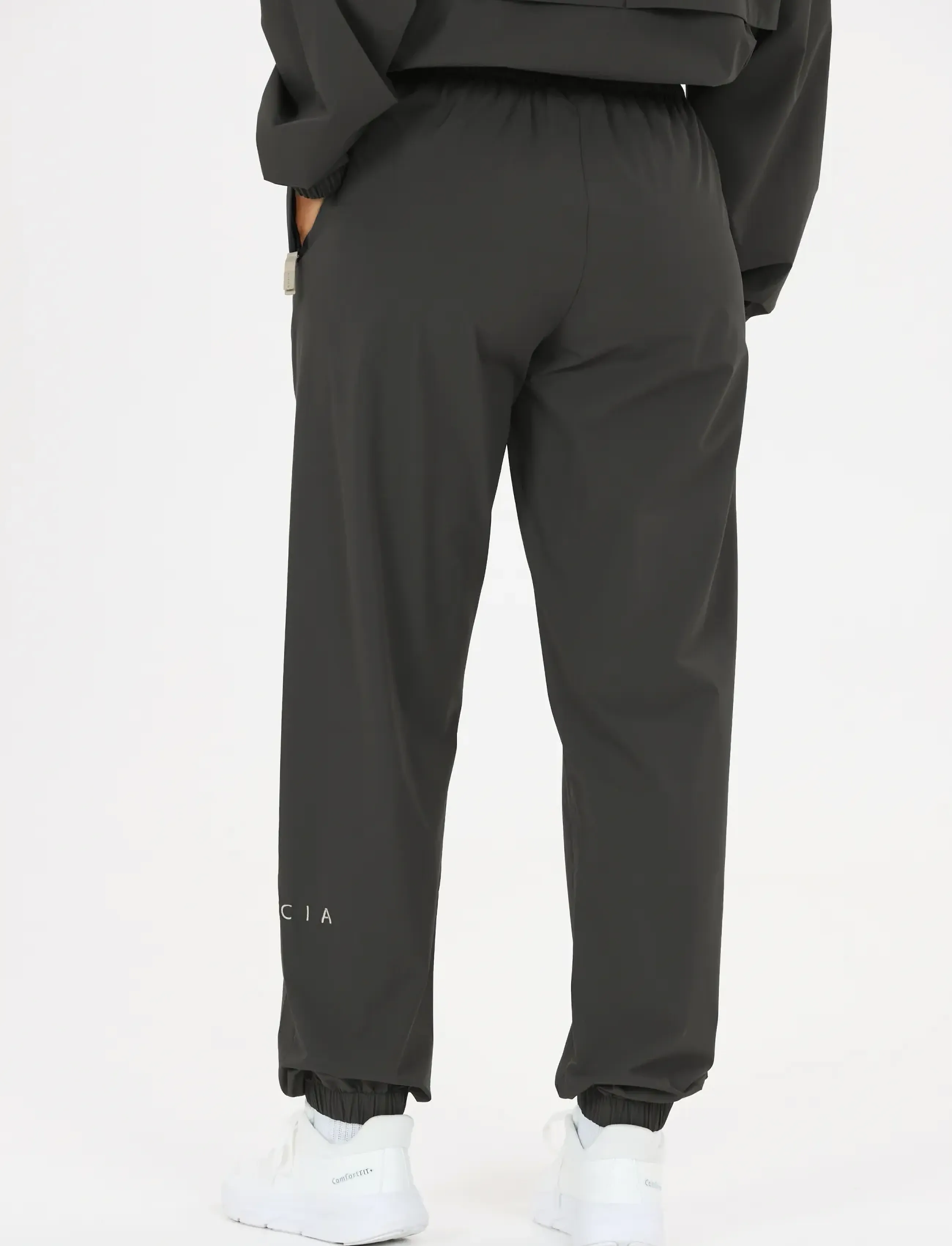Athlecia - Shiena W Track Pants - trennipüksid - black - 5