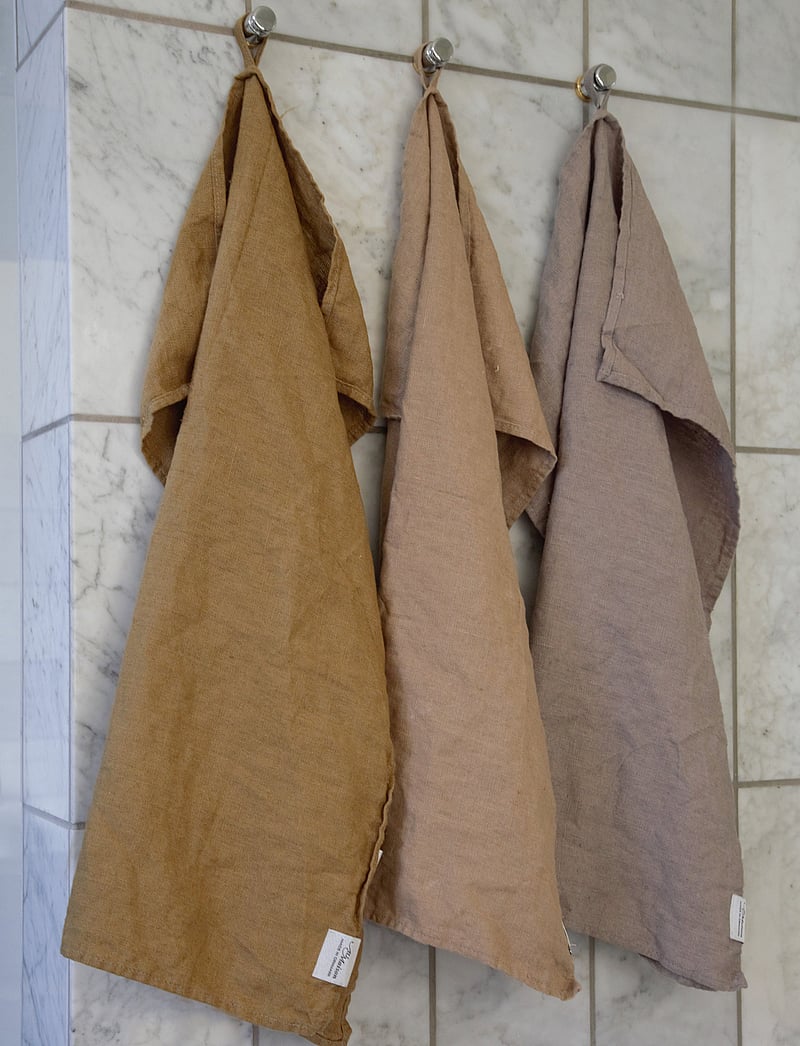 Au Maison - Tea Towel Linen Basic Washed - köp efter pris - camel - 1