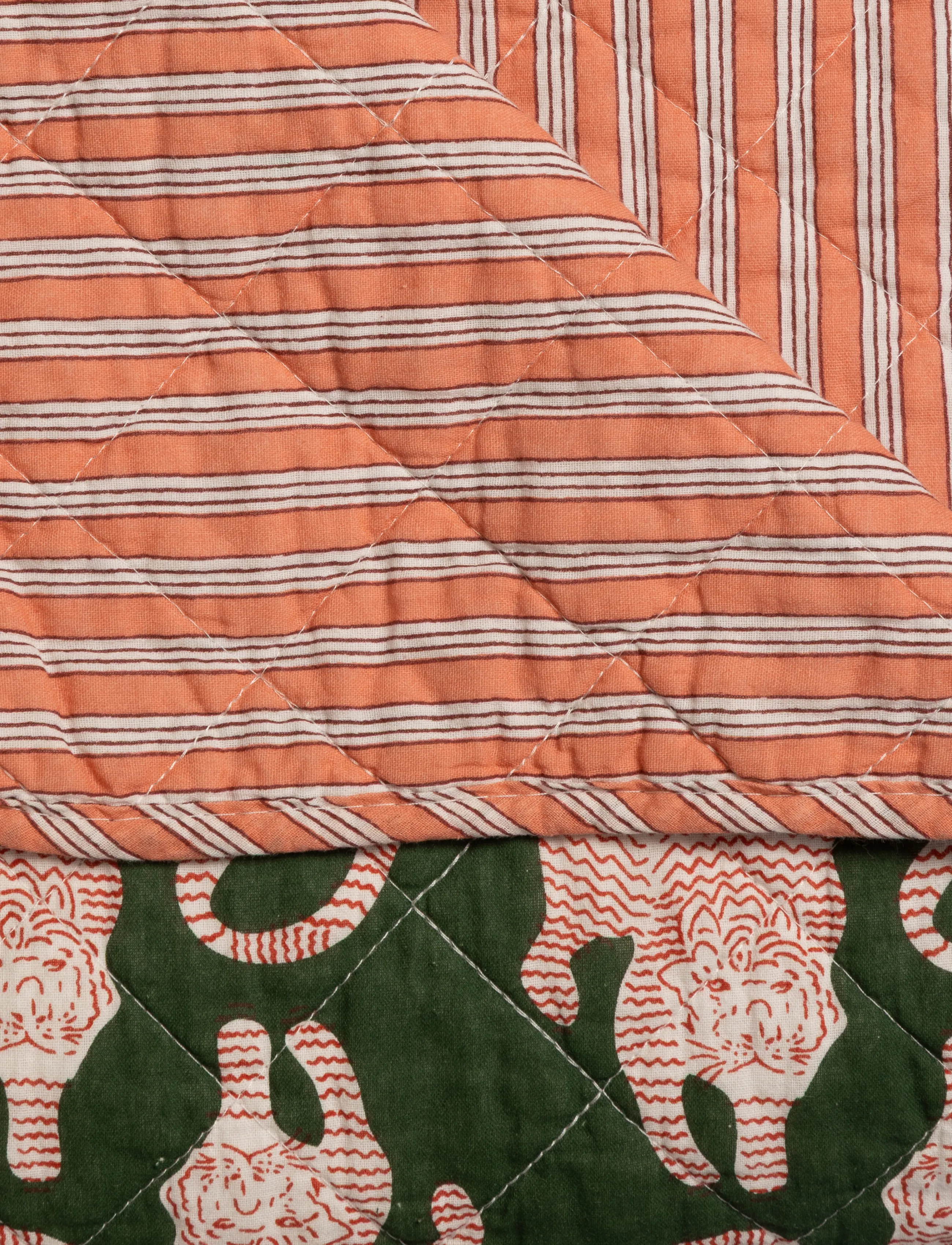 Au Maison - Quilt Ethnic, tigergrön/rosa, 140x180 cm - filtar & plädar - green/pink - 1
